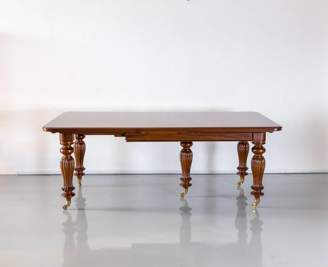 Antique Anglo-Indian or British Colonial Teakwood Extending Dining Table For Sale 1