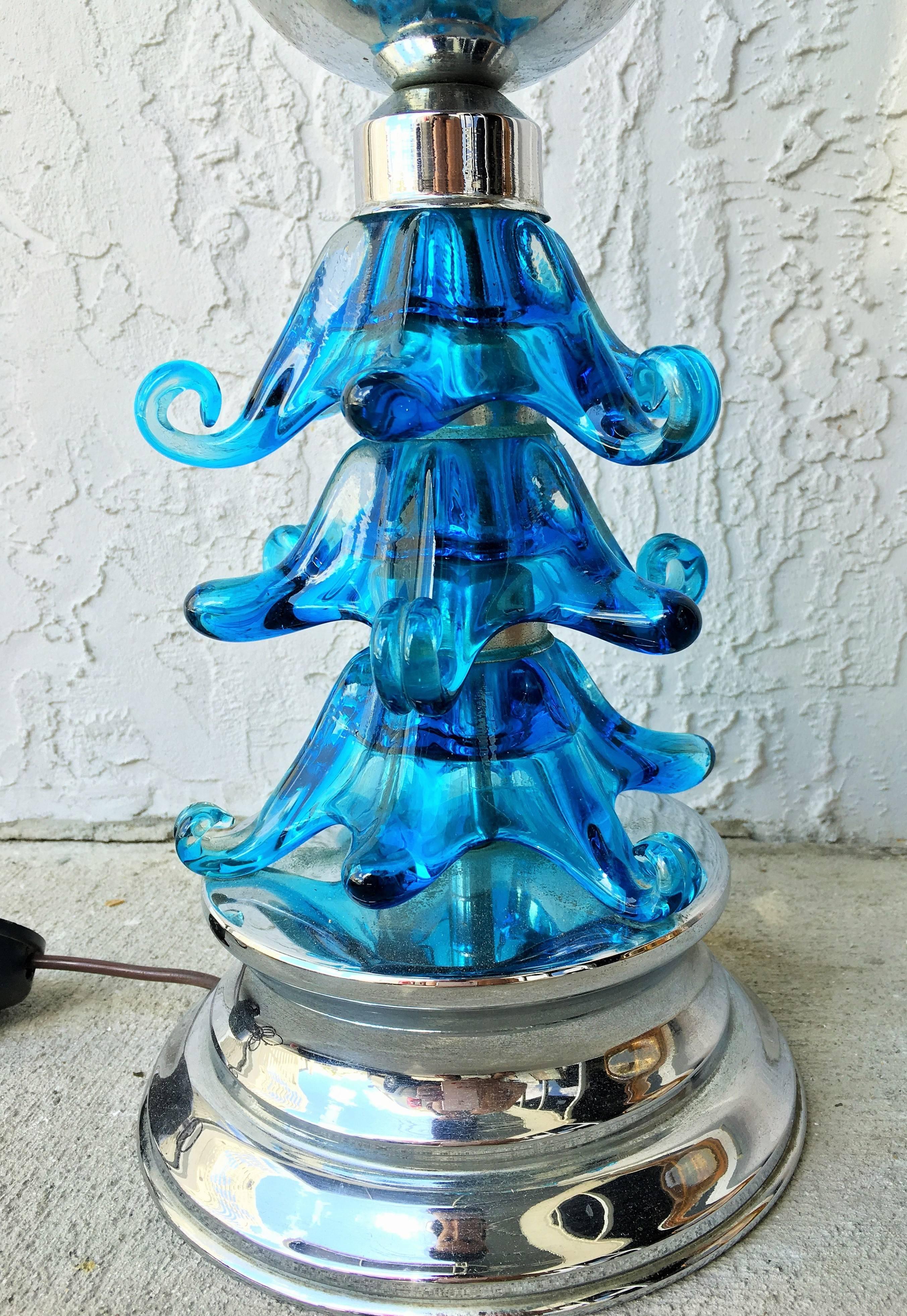 Einzelne Art Decó Lampen-Kugel, Murano Glas und Messing im Zustand „Hervorragend“ im Angebot in Miami, FL
