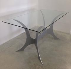 Tavolo grigio in ferro battuto, piano in vetro, tavolo da patio, set da patio, arredamento da esterno