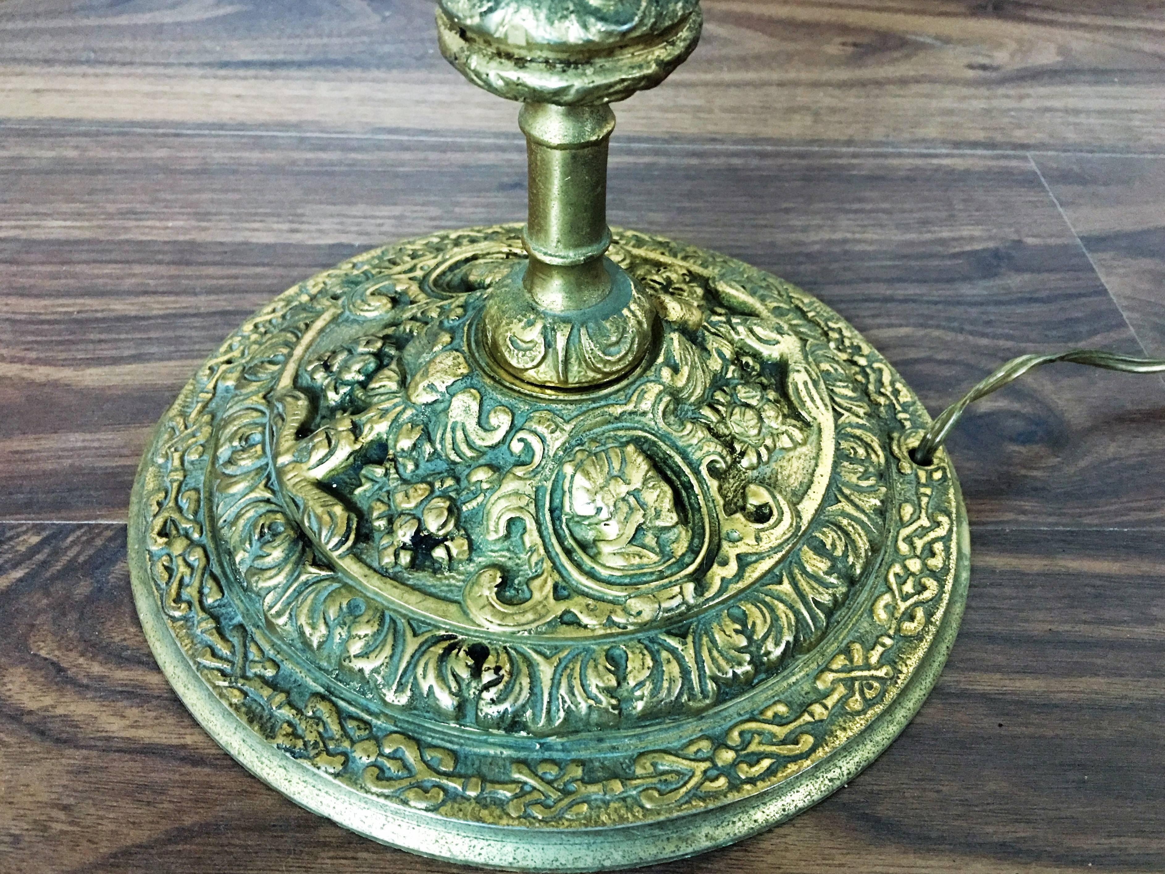 French Bouillotte Gilt Bronze Lamp Depicting Noble Knight In Excellent Condition In Miami, FL
