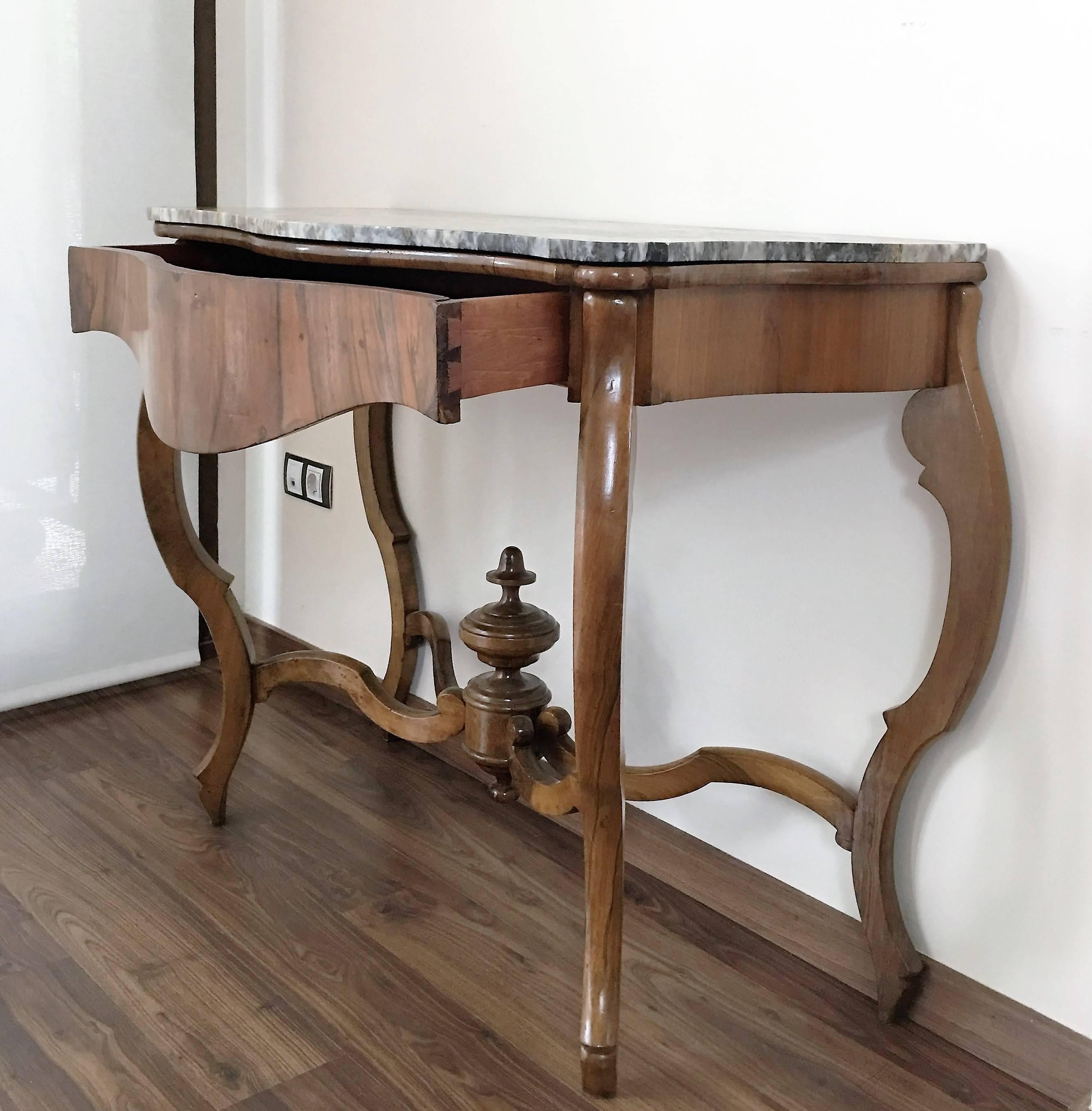 19th Century Marble Top Walnut Console Table with drawer In Excellent Condition In Miami, FL