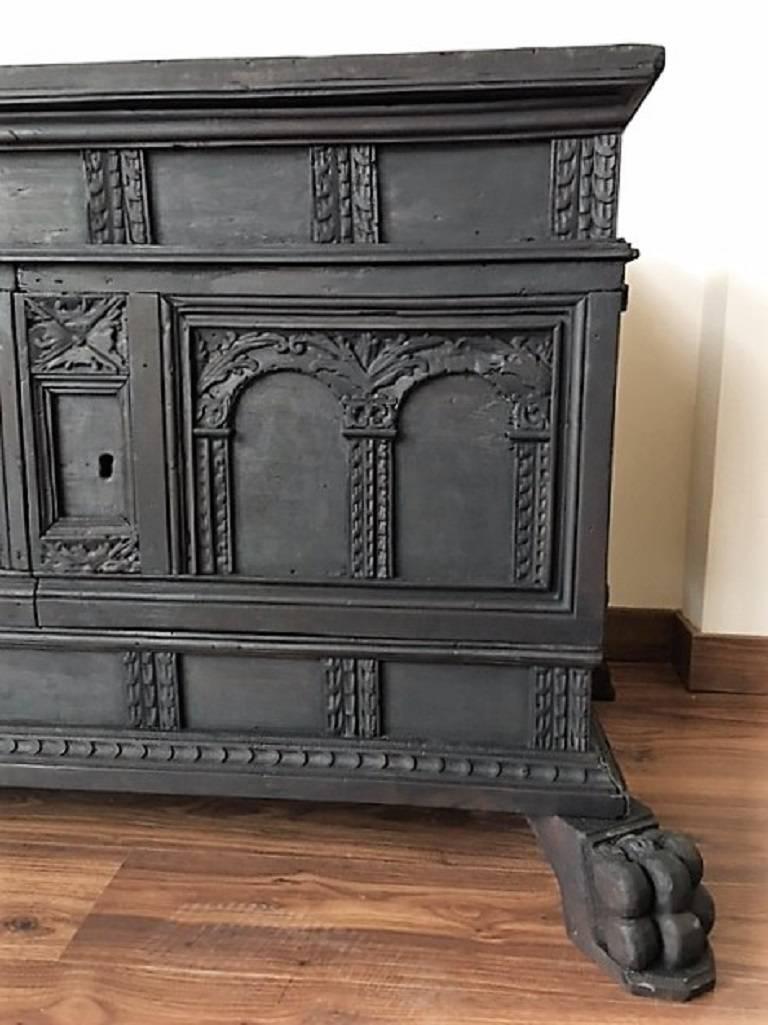 17th Century Italian Carved Cassone Trunk with Inside Carved Raised Panel In Excellent Condition In Miami, FL