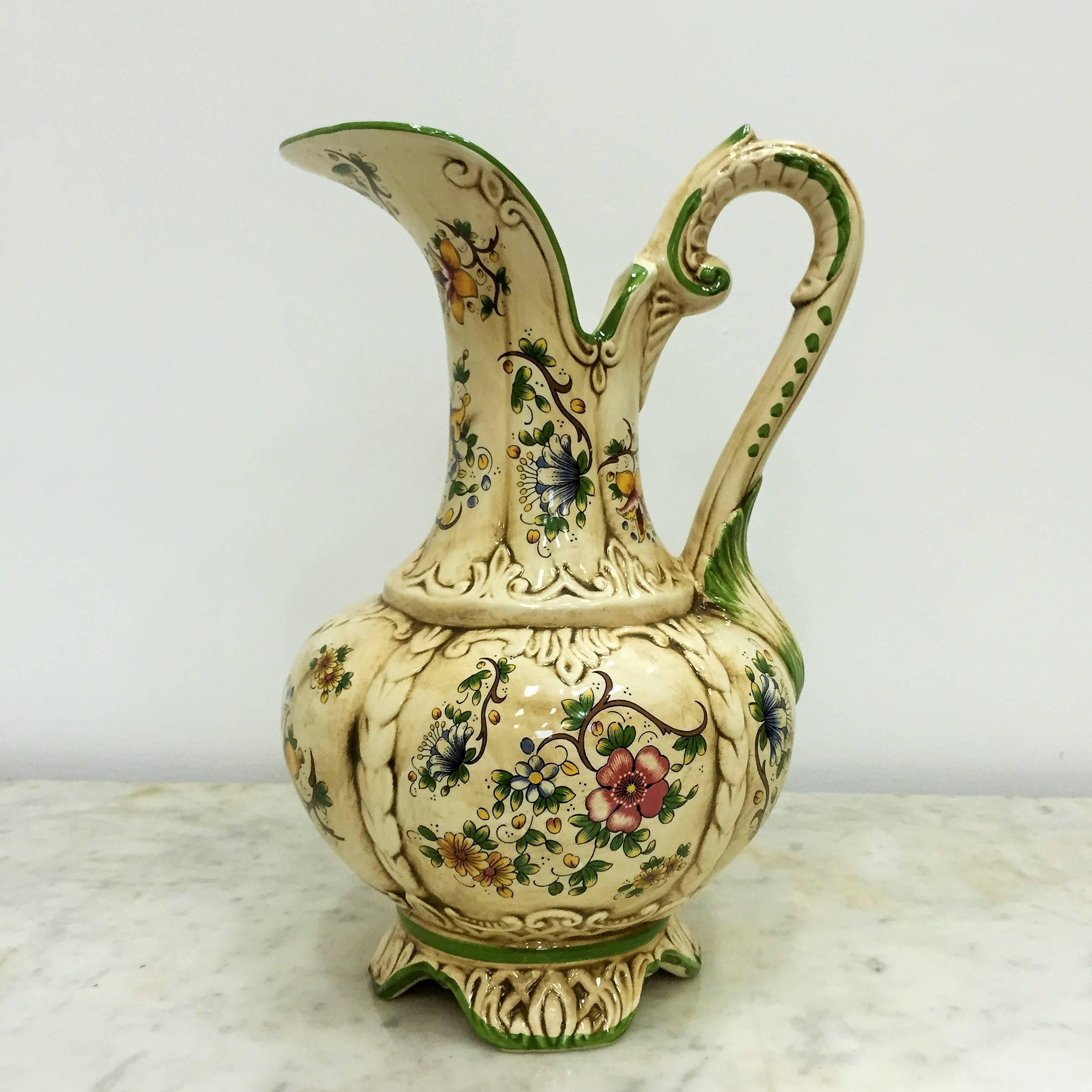 Jarre ou urne ornementale en porcelaine de Capodimonte du 20e siècle.