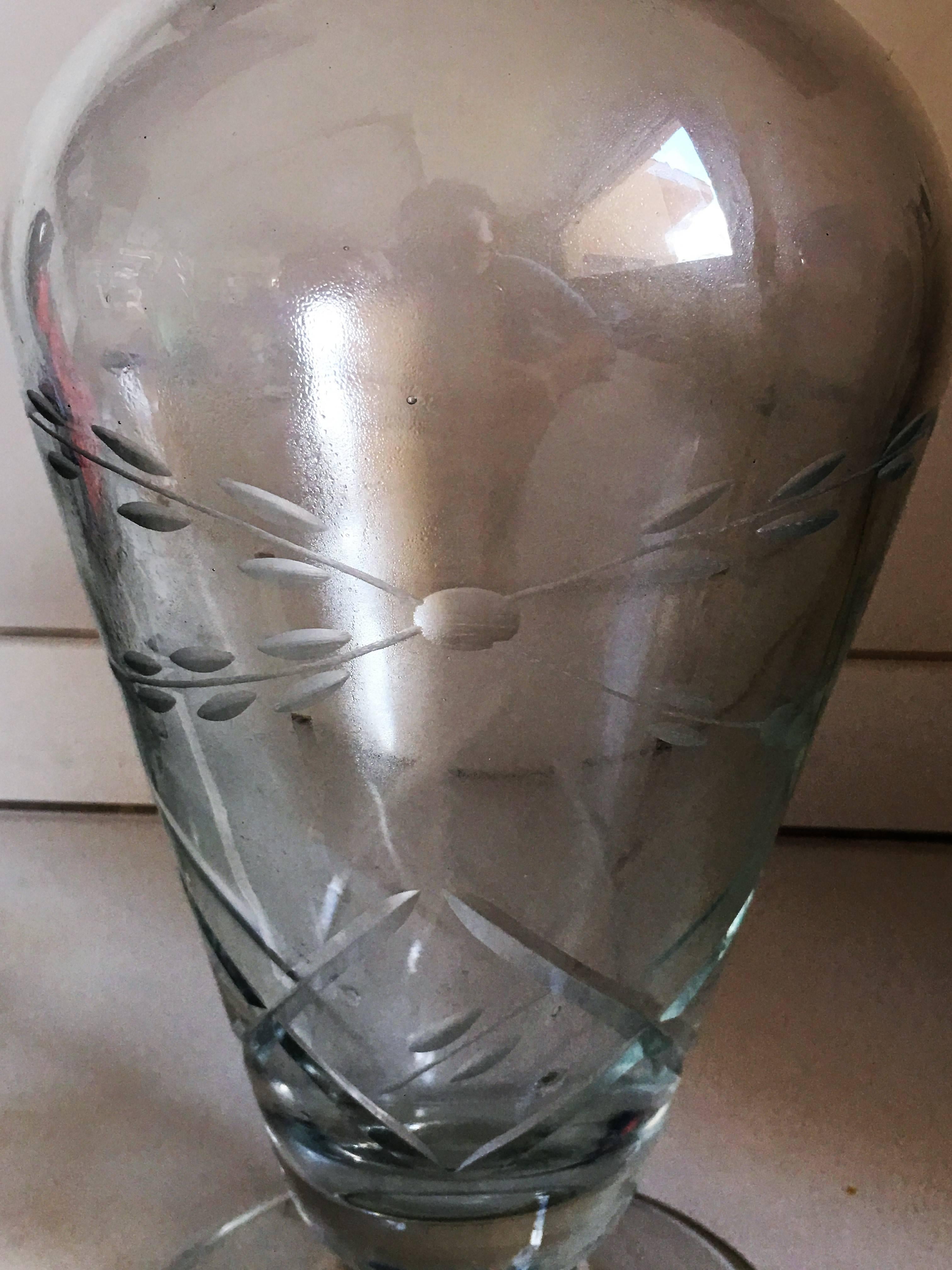 20th Art Deco Glass Decanter Bottle In Excellent Condition For Sale In Miami, FL
