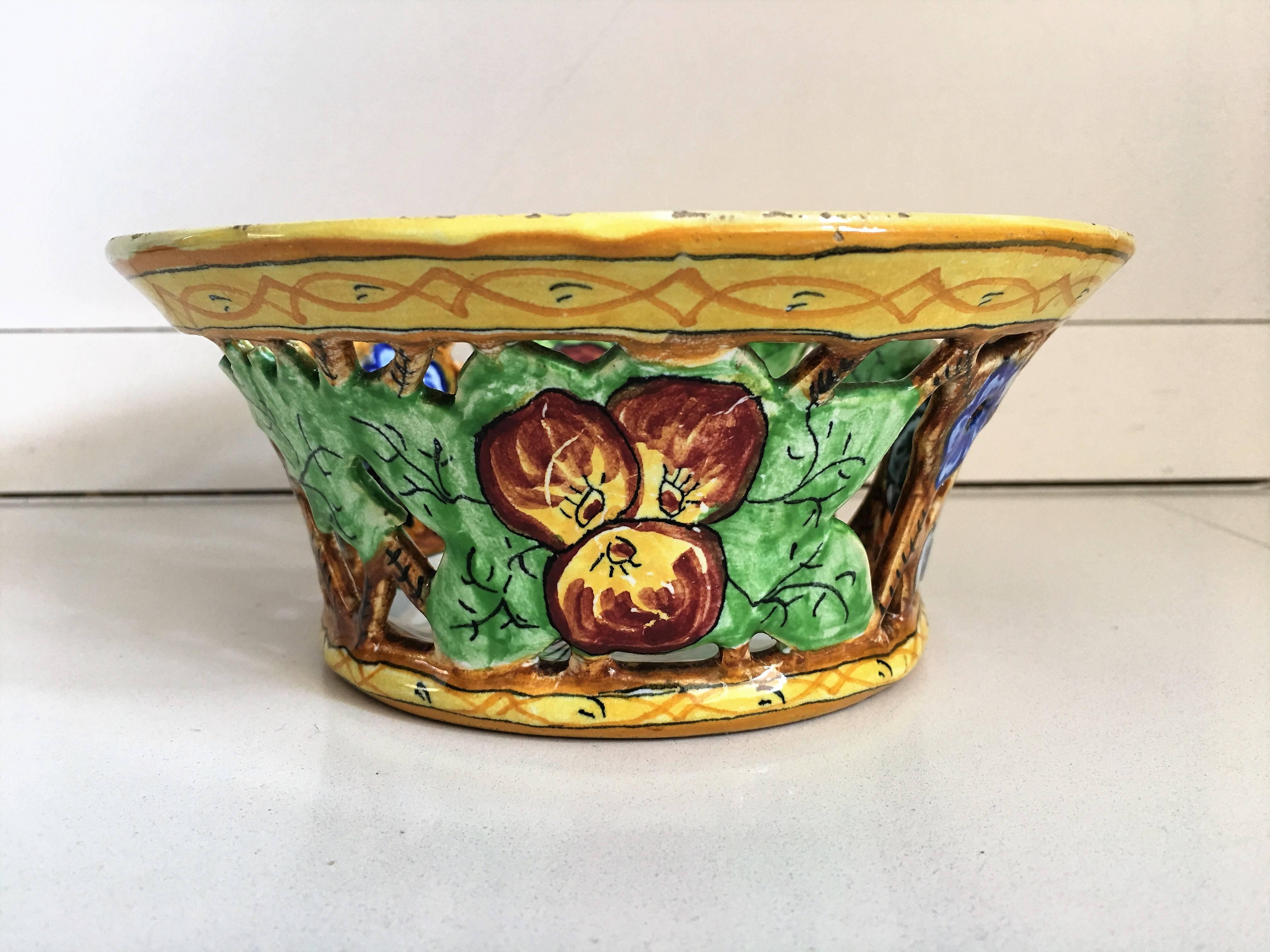 20th century decorative flowers ceramic bowl.