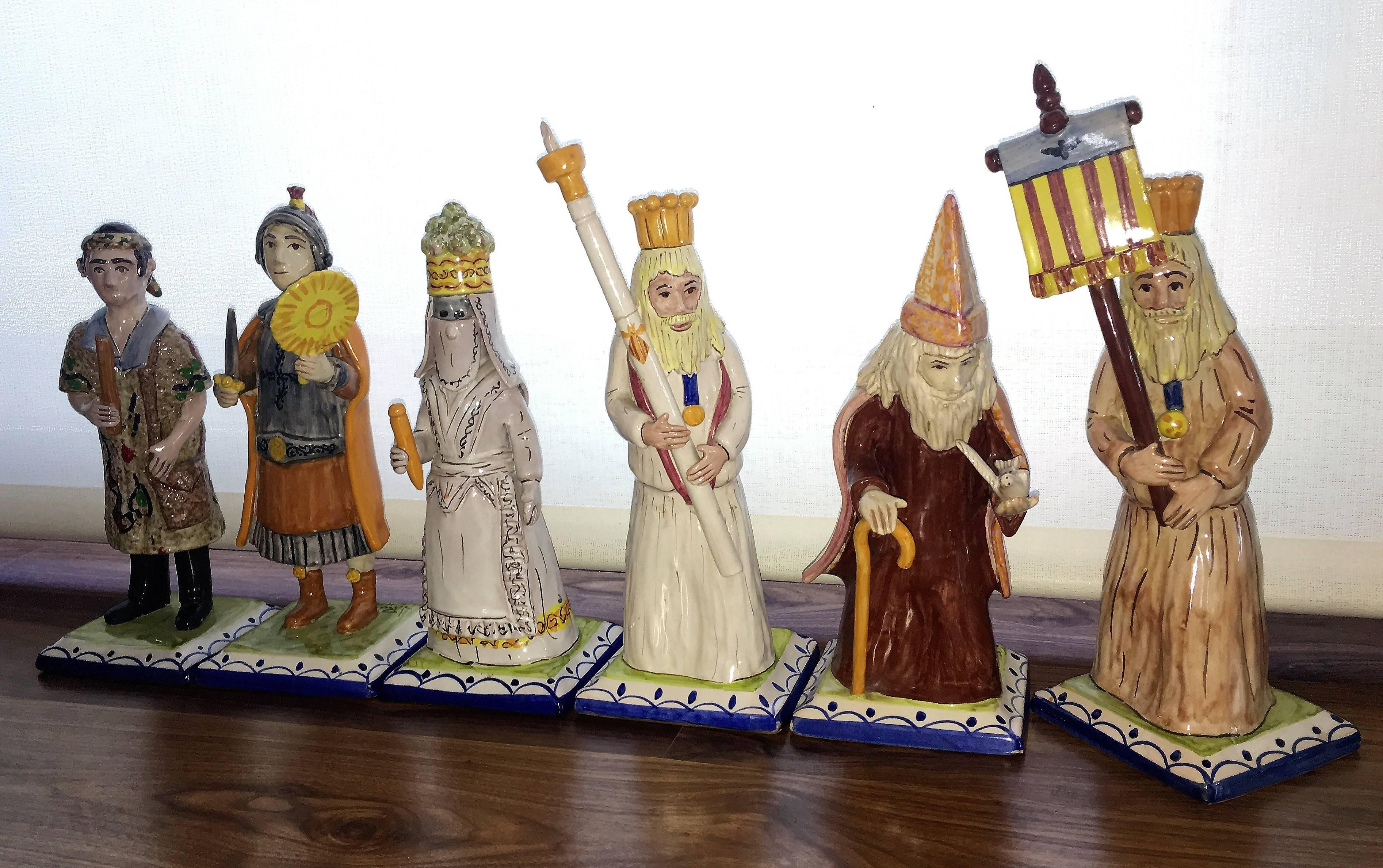 Set of six polychromed figures depicting the processions of holy week in Valencia, Spain
All the sculptures signed by the ceramist Antonio Peiró.