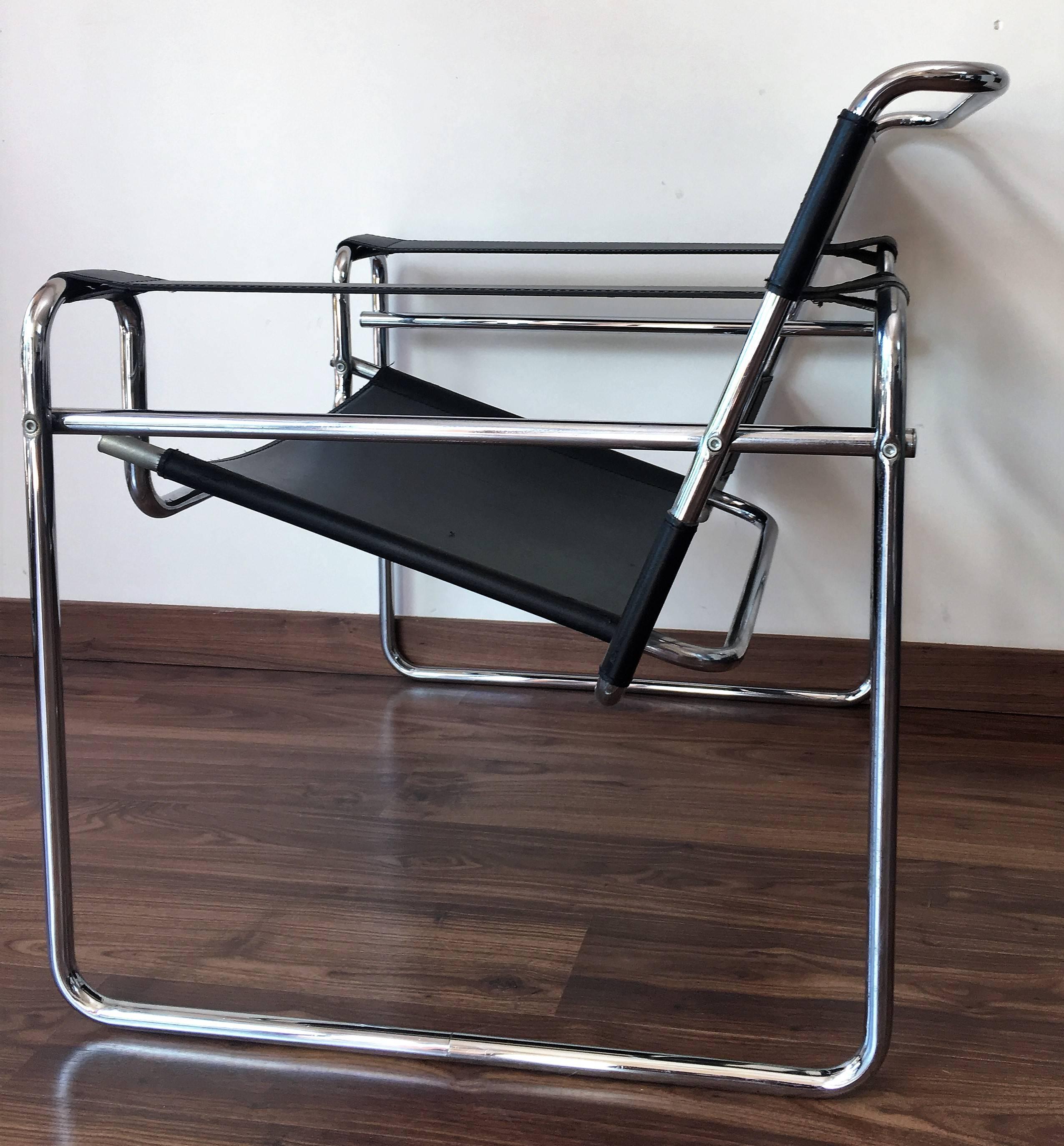 French Set of Four Original Gavina Wassily Chairs by Marcel Breuer in Black Leather
