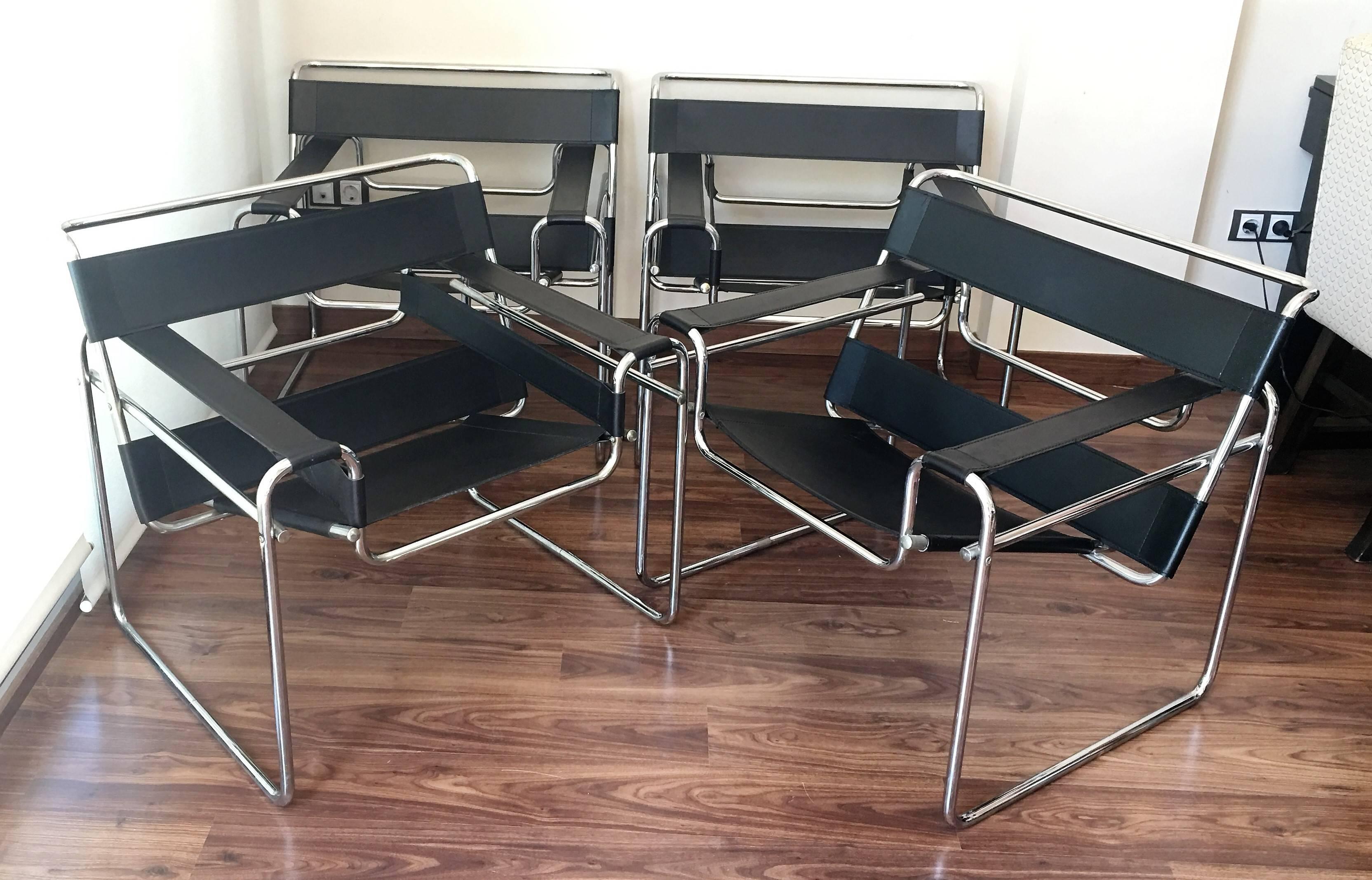Set of Four Original Gavina Wassily Chairs by Marcel Breuer in Black Leather 4