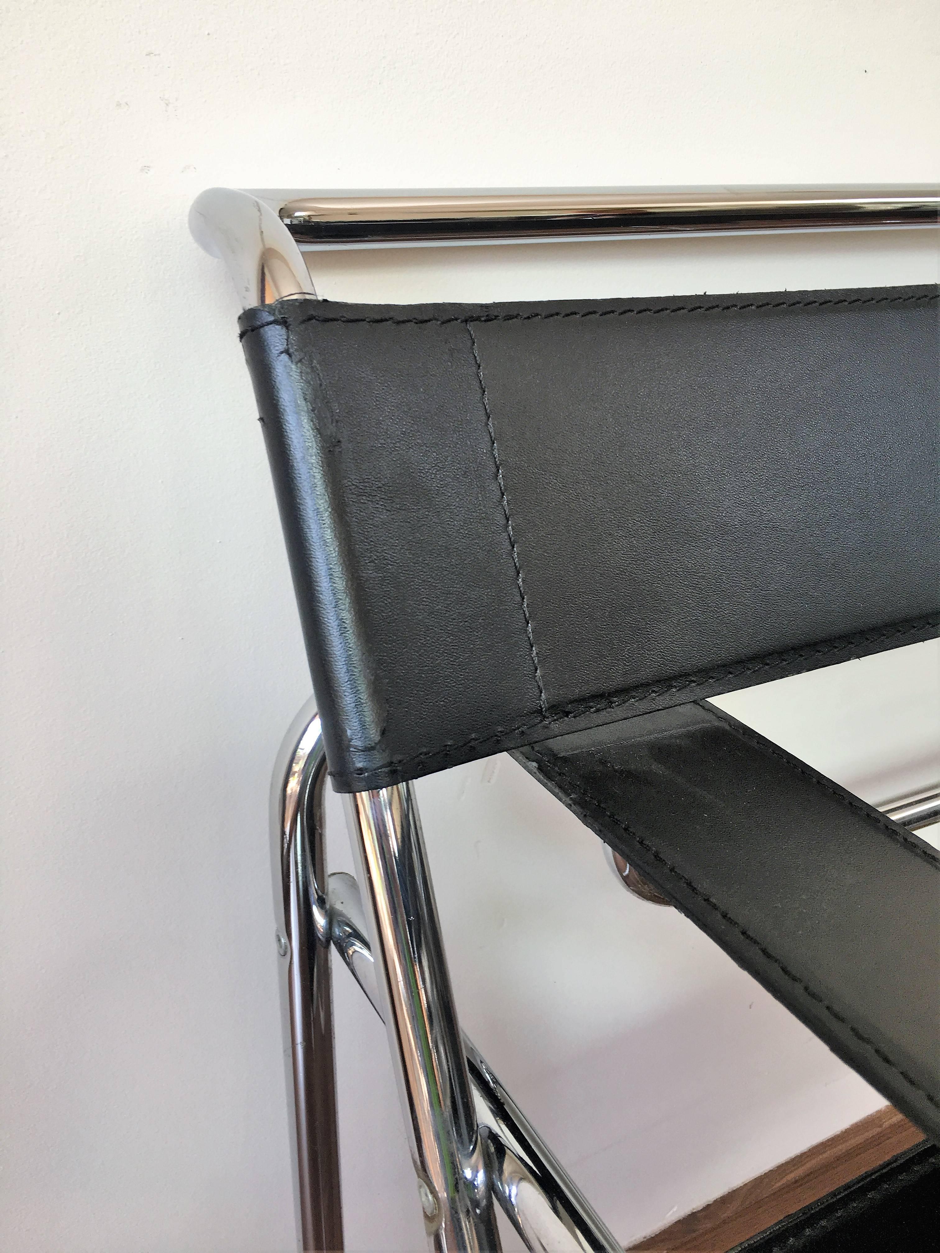 Set of Four Original Gavina Wassily Chairs by Marcel Breuer in Black Leather 1