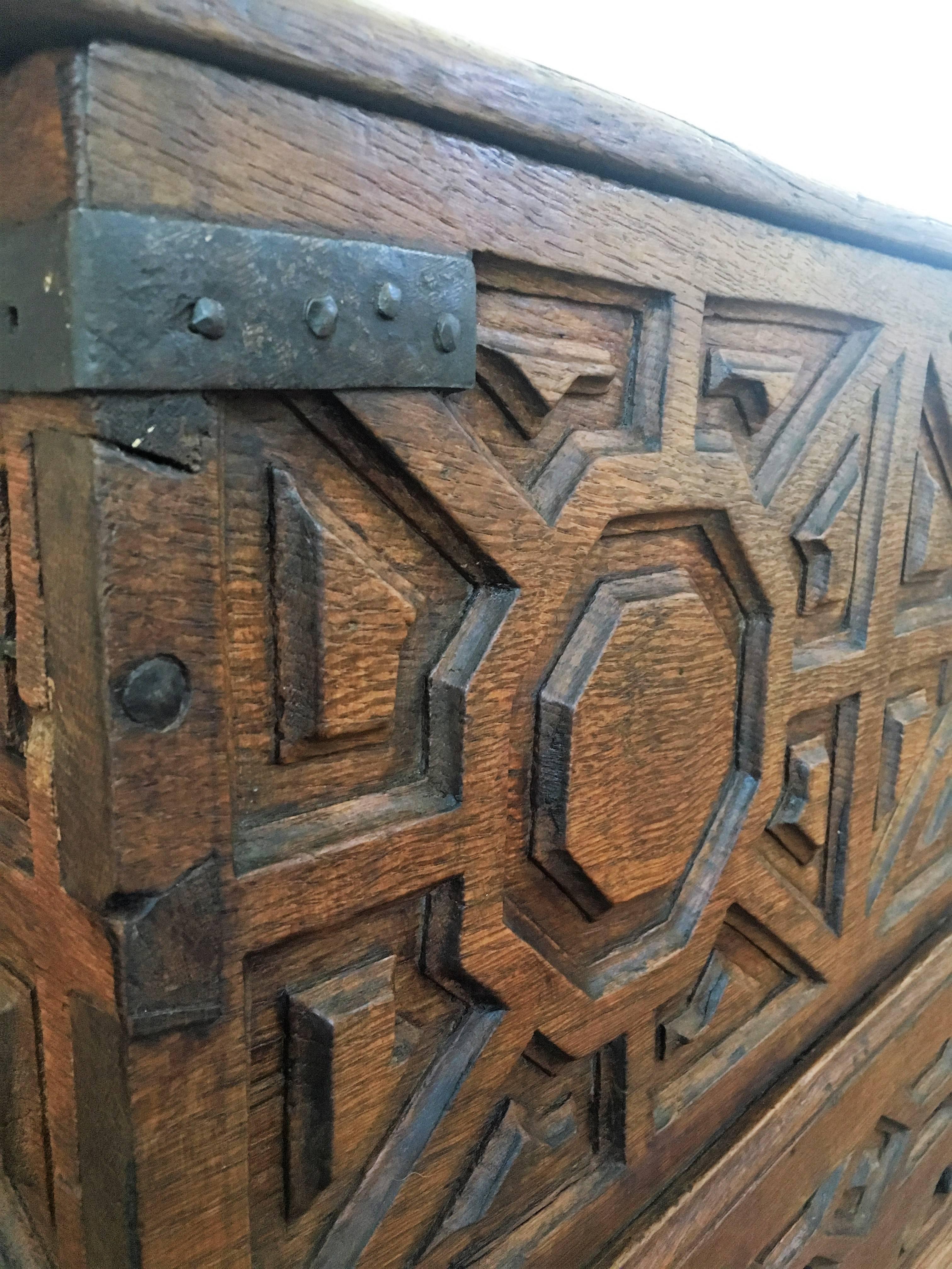 Spanish 18th Century Wood Coffer or Trunk In Excellent Condition In Miami, FL