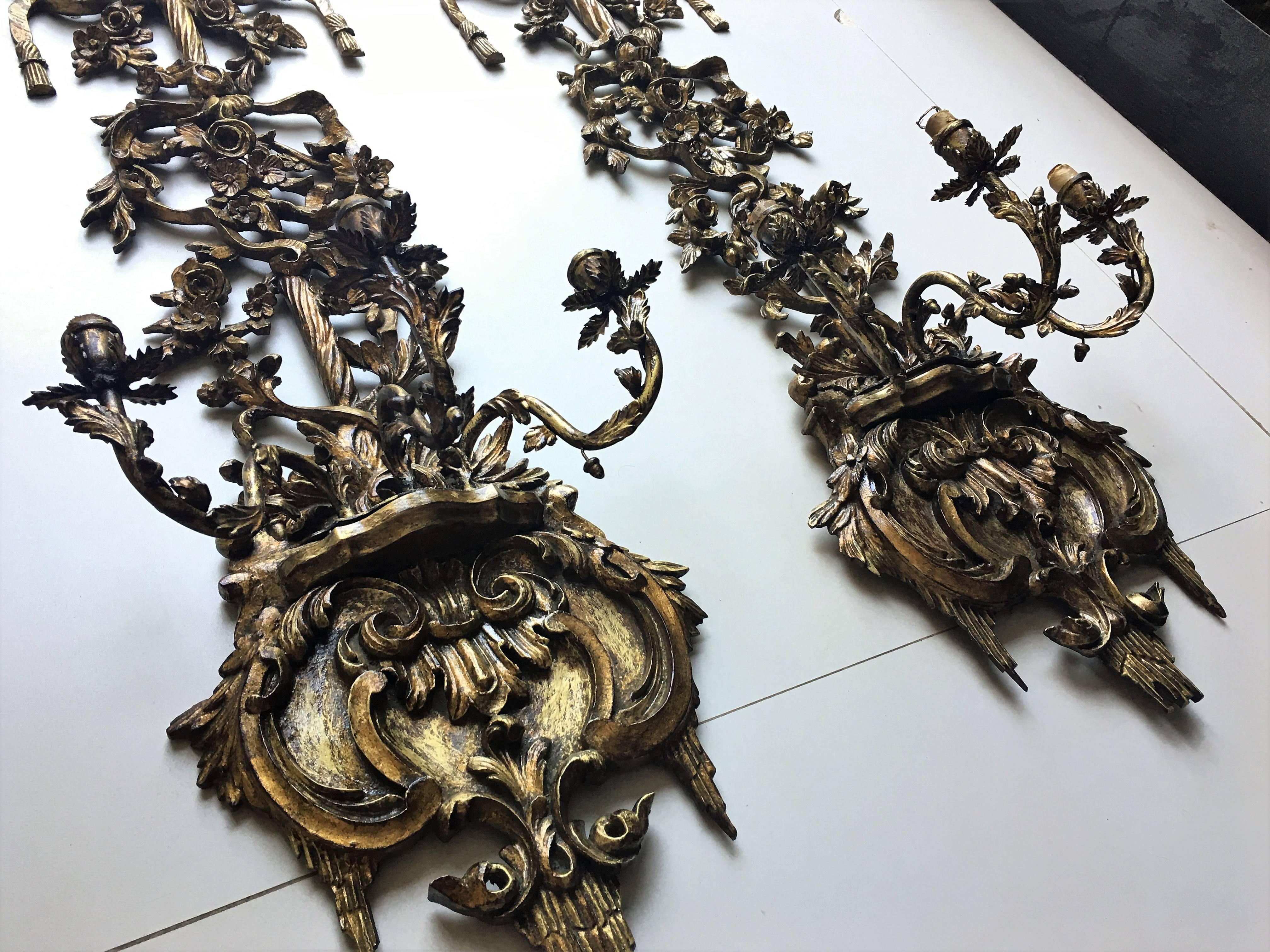 Pair of 19th Century Regency Carved Giltwood Sconces or Wall Appliques For Sale 3