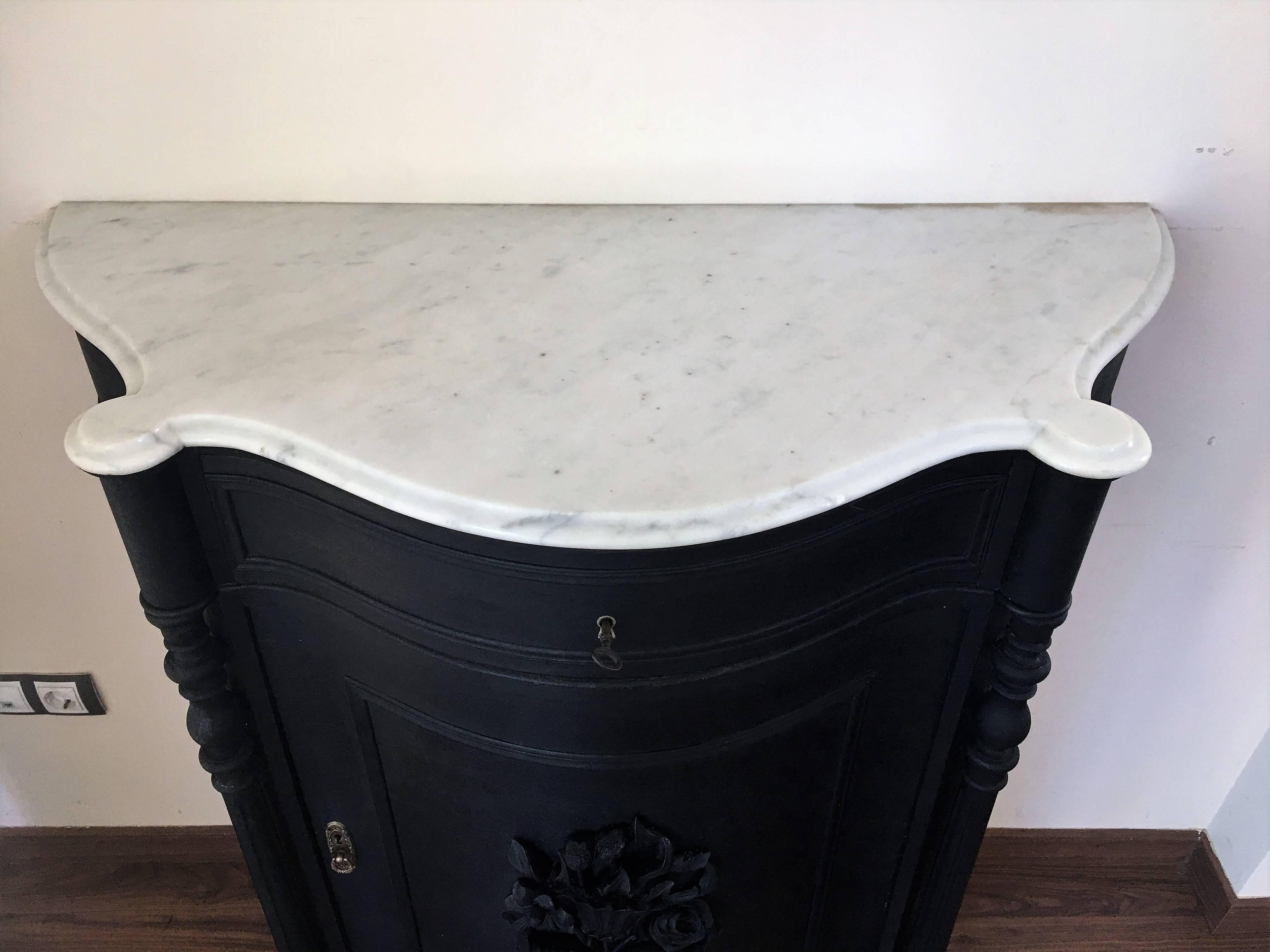 Renaissance Black Pine and White Marble Linen Press with Drawer 1