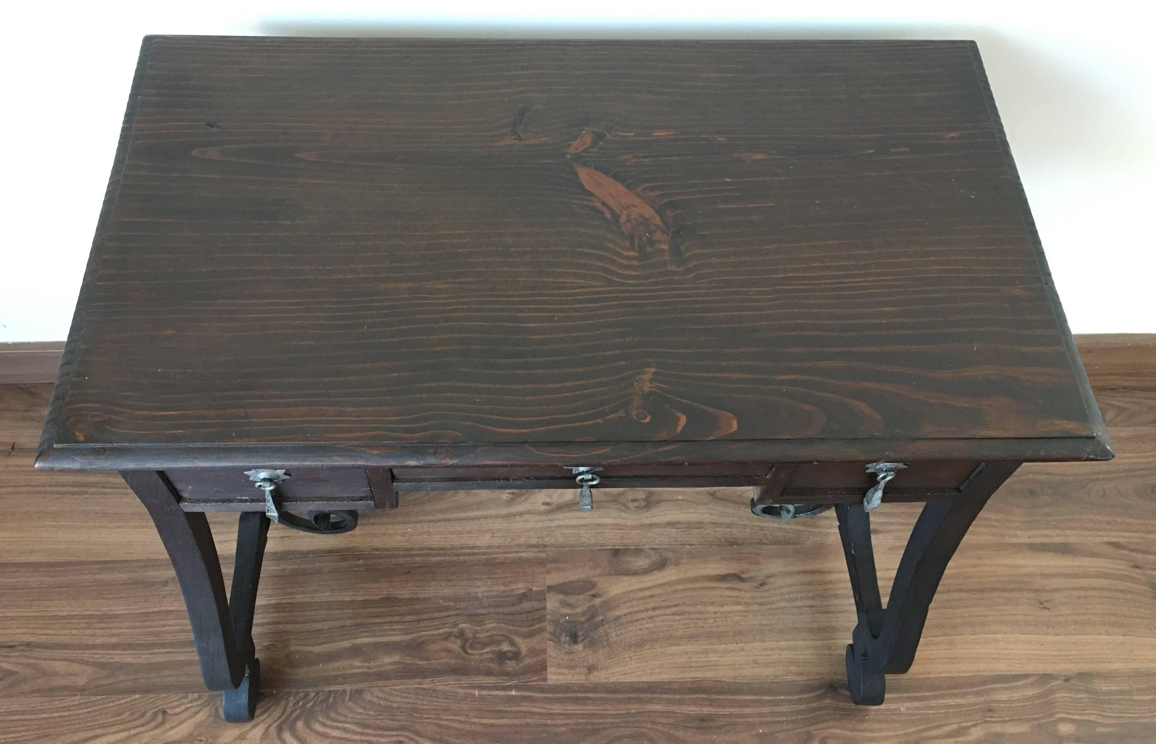 Exceptional Spanish 19th Century Side Farm Table with drawers 1