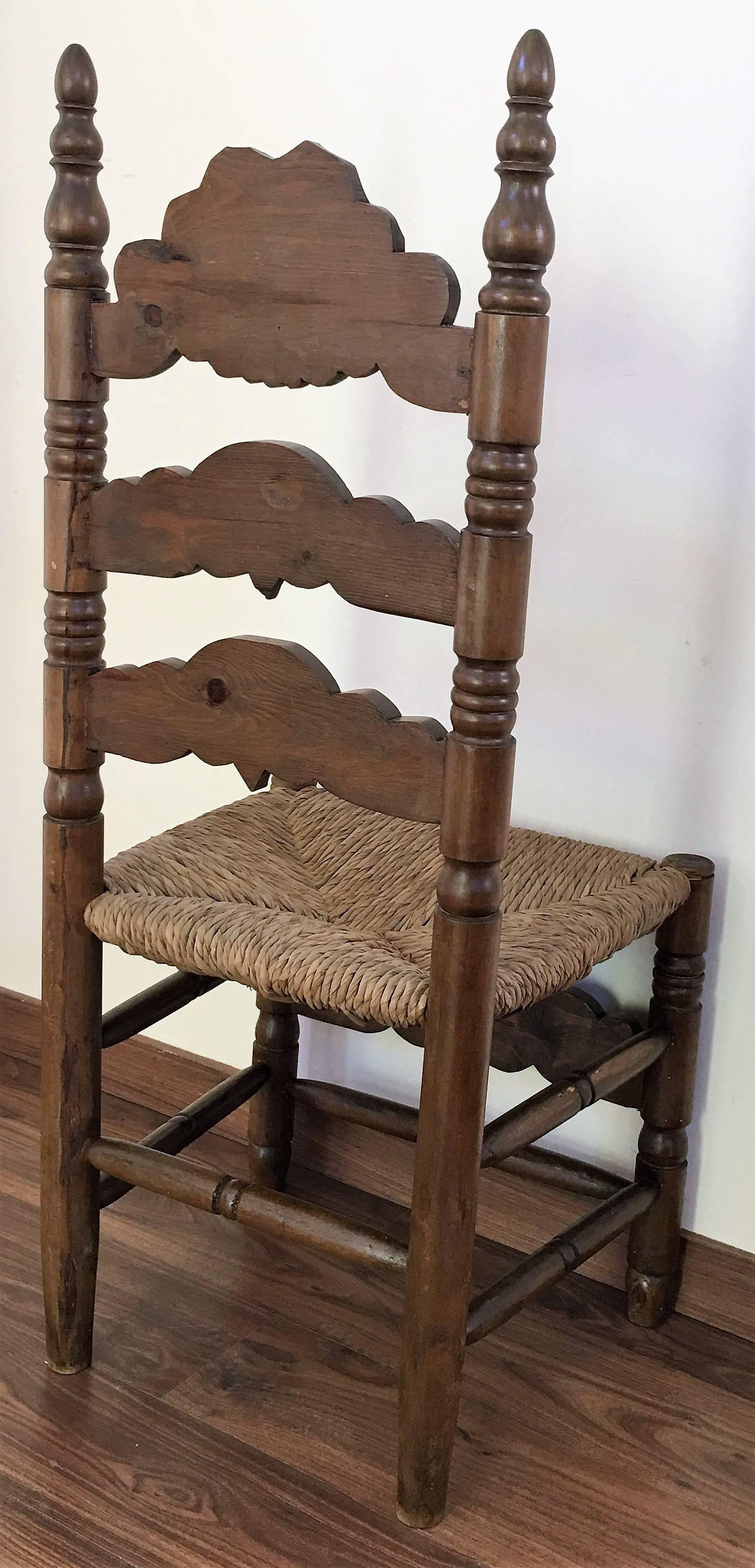 Set of Six Chairs, Turned and Carved Wood, with Straw Seat of the 20th Century 1