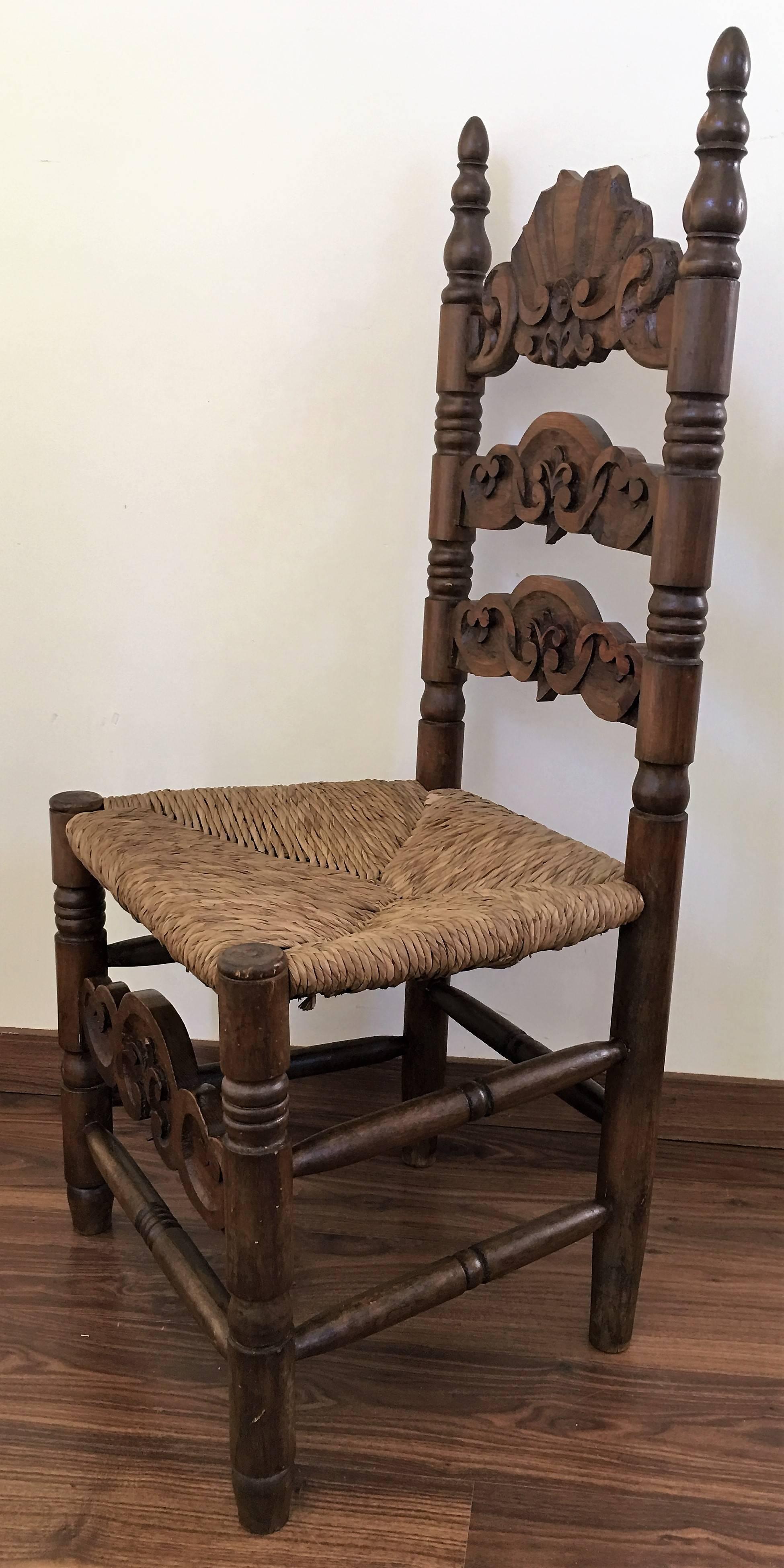 Set of Six Chairs, Turned and Carved Wood, with Straw Seat of the 20th Century 2