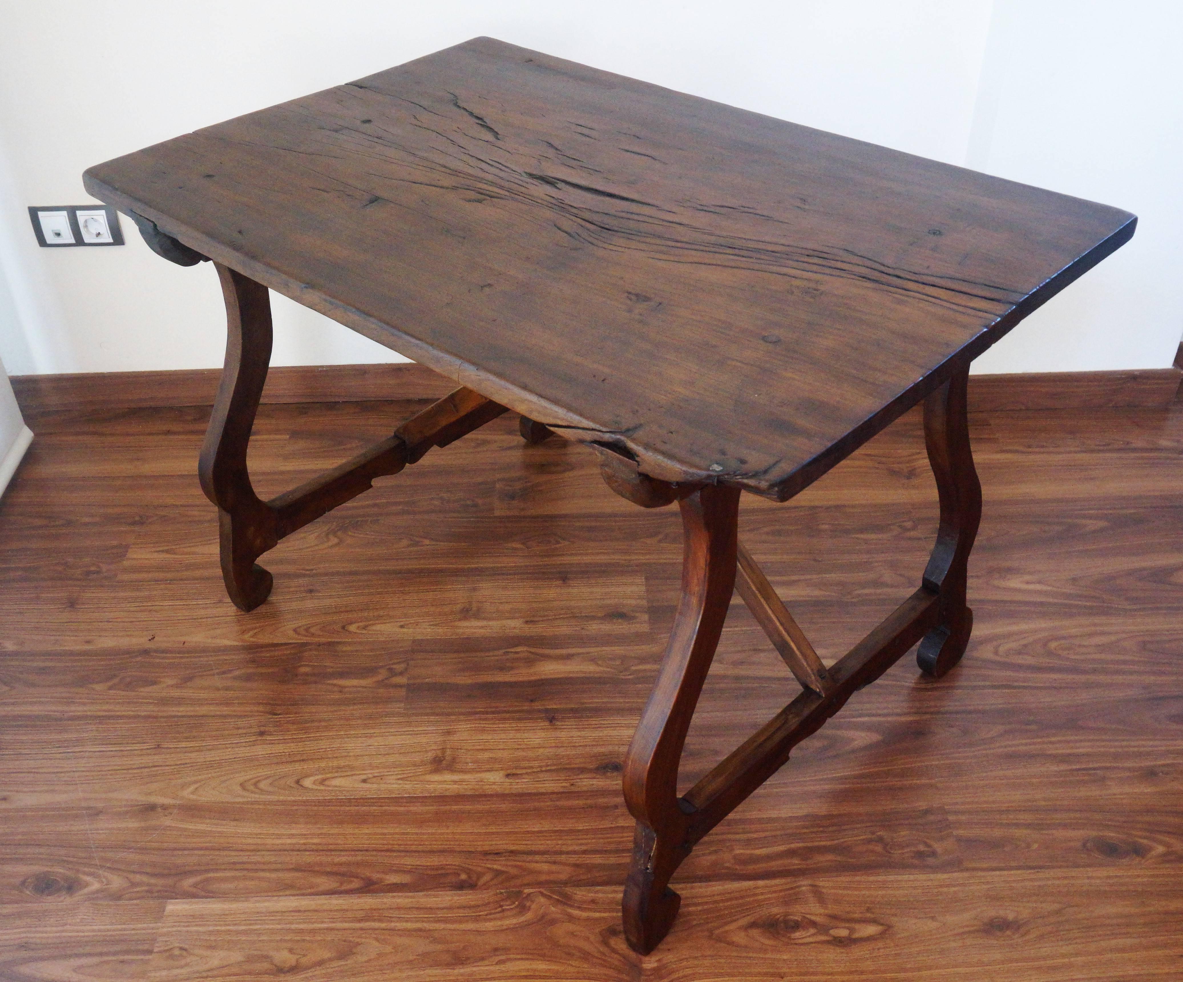 18th Century, Spanish Baroque Trestle Refectory Desk Table on Lyre-Shaped Legs 1