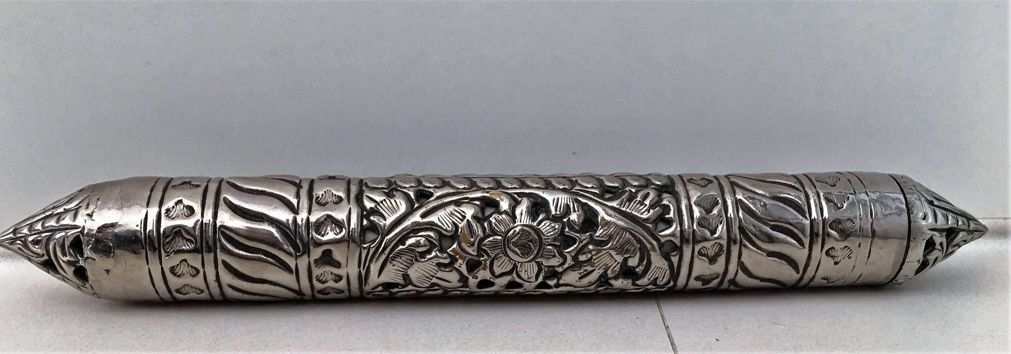 20ième siècle Porte-documents antique en métal à volutes, vers 1900 en vente