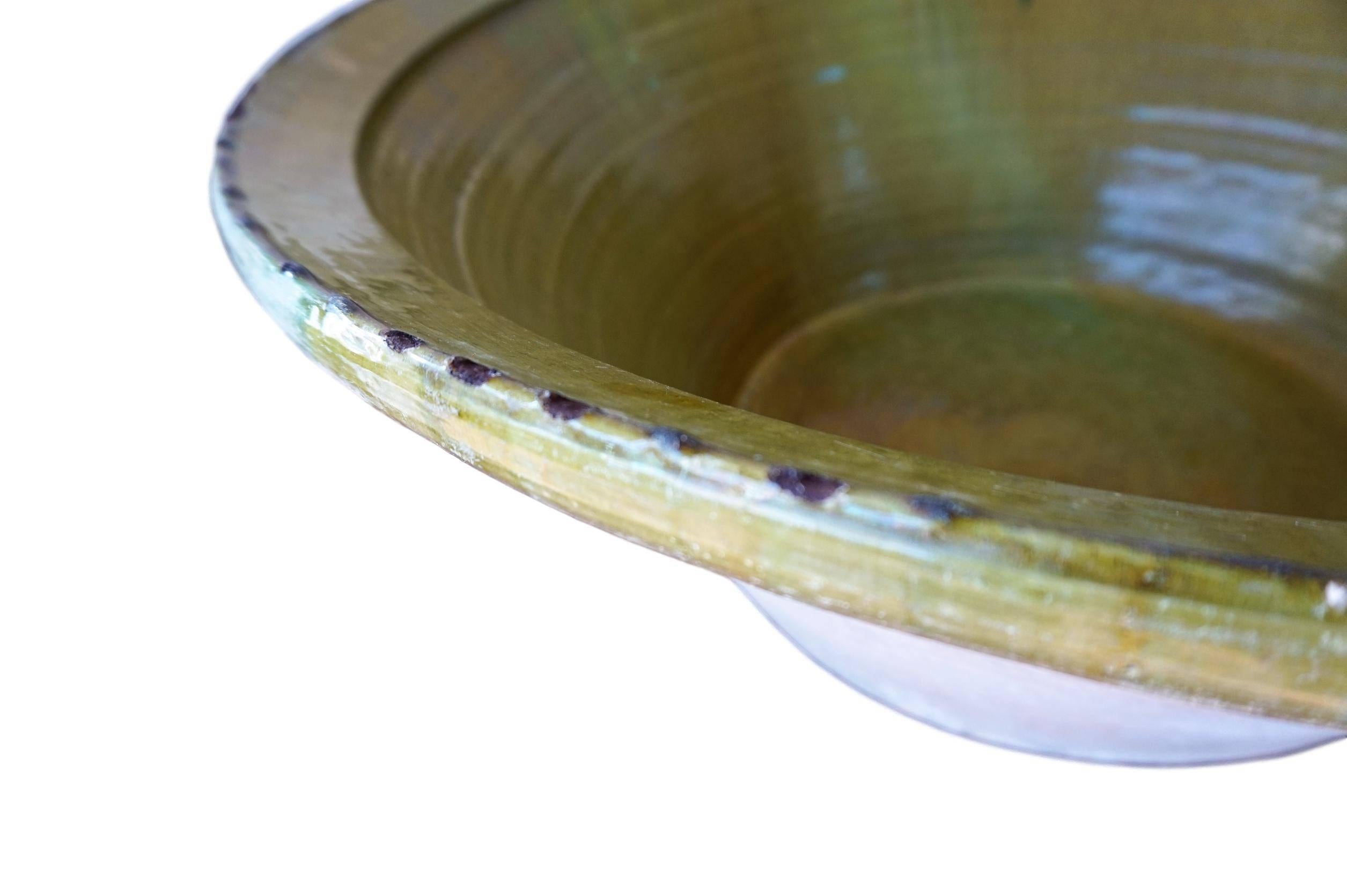 19th Century Spanish Hand Thrown and Glazed Green Stoneware Pottery Bowl For Sale 3
