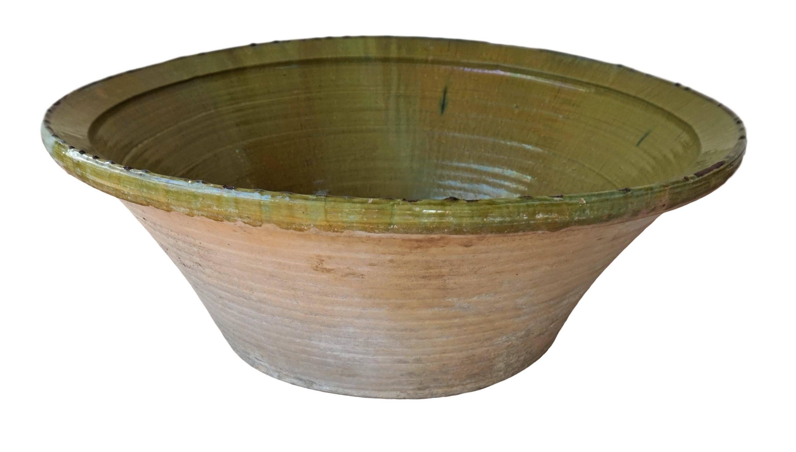 19th Century Spanish Hand Thrown and Glazed Green Stoneware Pottery Bowl For Sale 1
