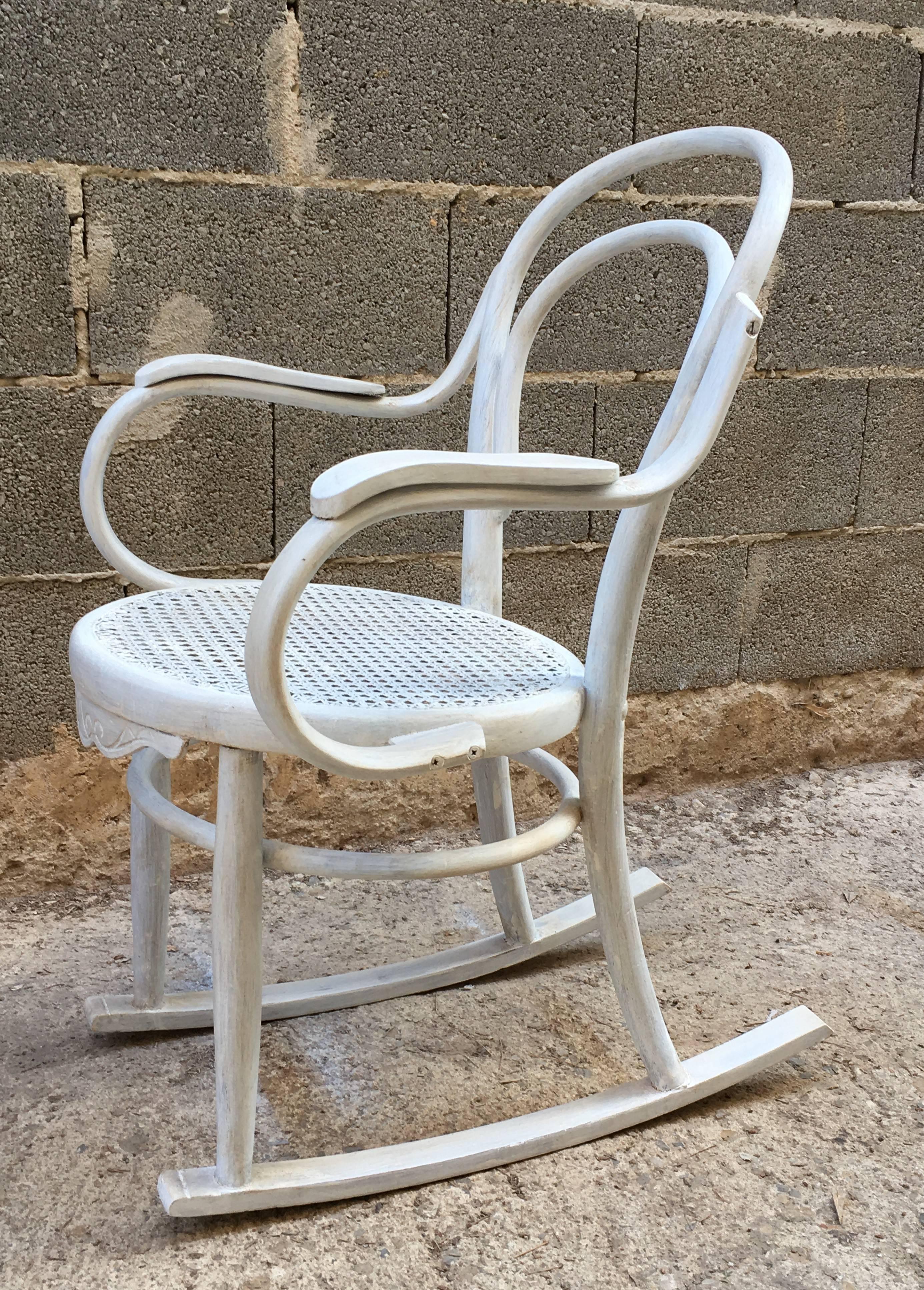 20th Century White Patina Bentwood Rocking Chair Thonet Style In Excellent Condition For Sale In Miami, FL