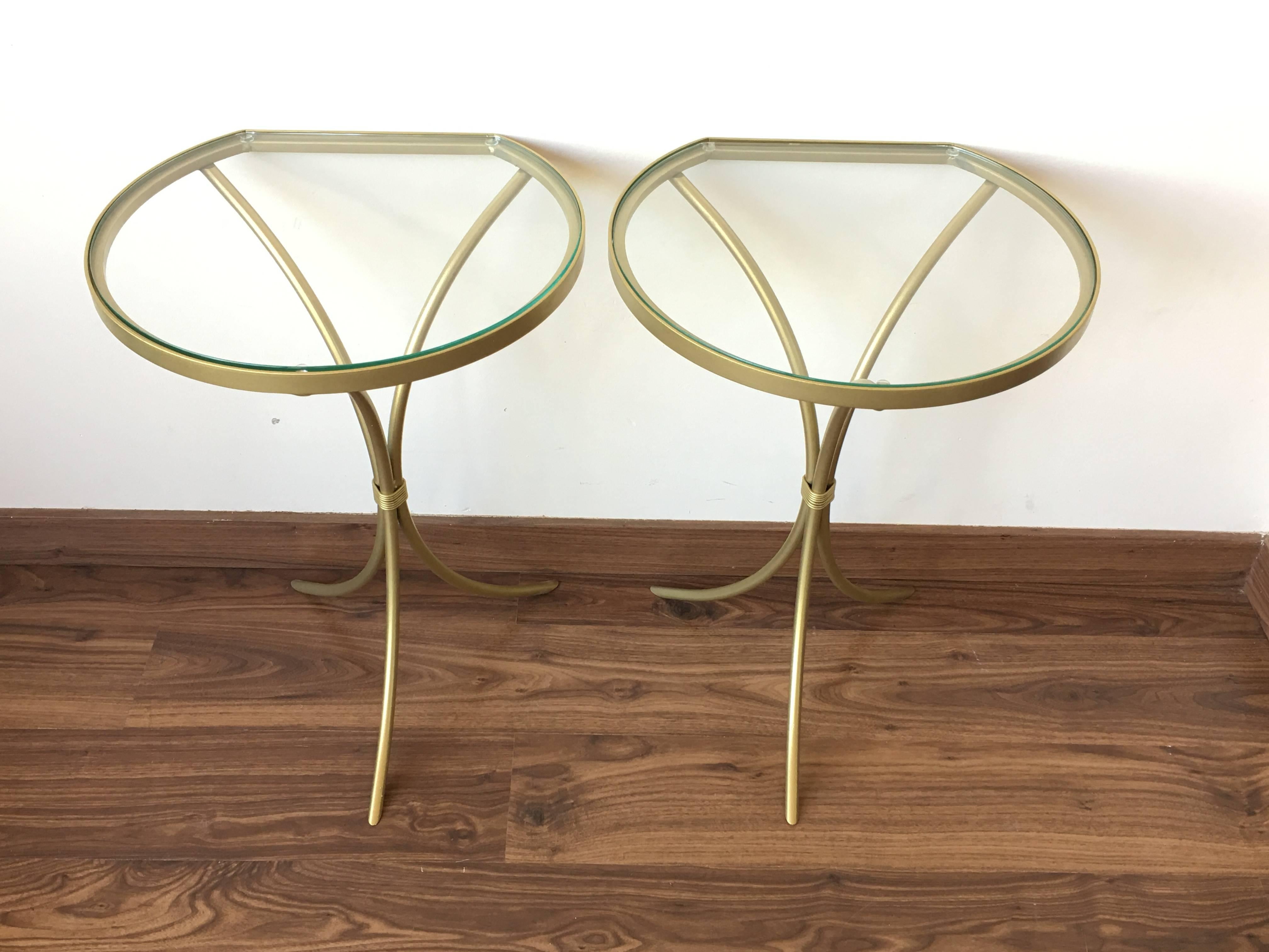Mid-Century Modern Pair of Italian Midcentury Glass and Brass Tripod Side, End or Nightstands