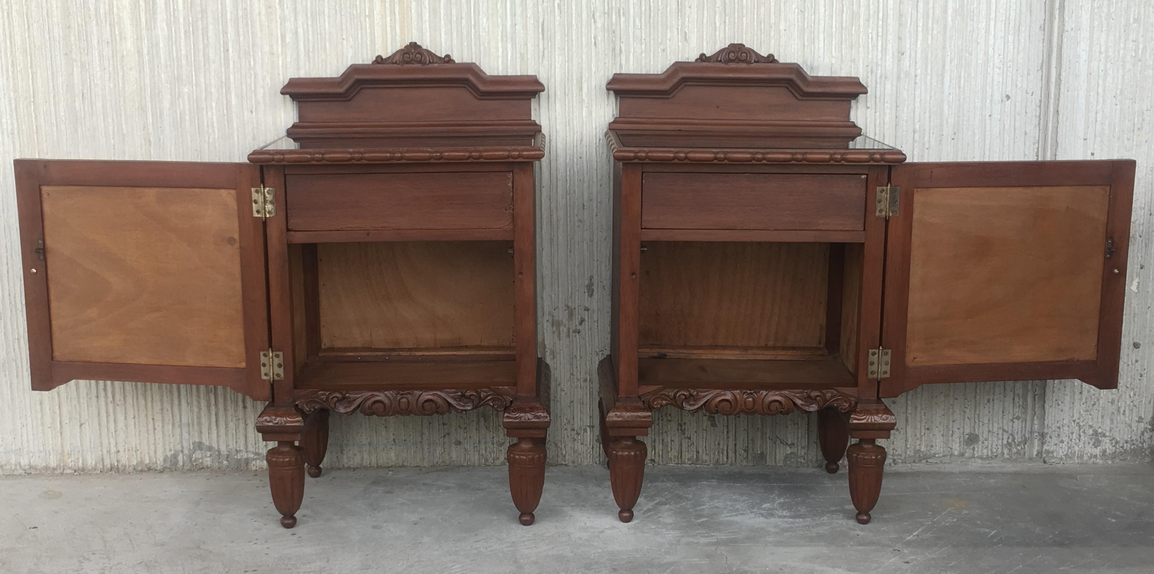 Pair of French Art Deco Heavily Hand Carved Bedside Tables Nightstands, 1920s 1