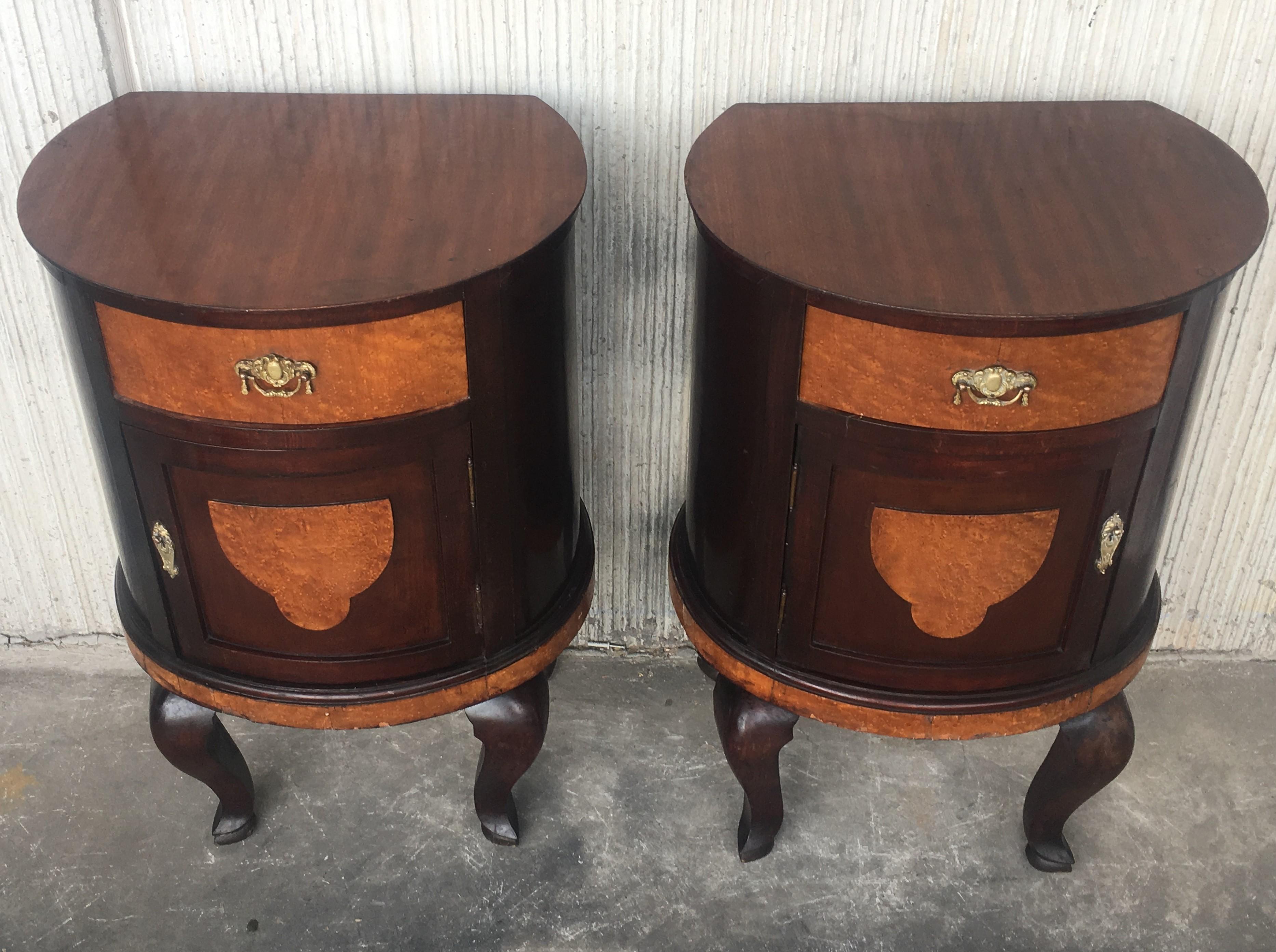 Louis XVI Art Deco Style Marquetry Nightstands with Metal and Mirror Crest, Pair