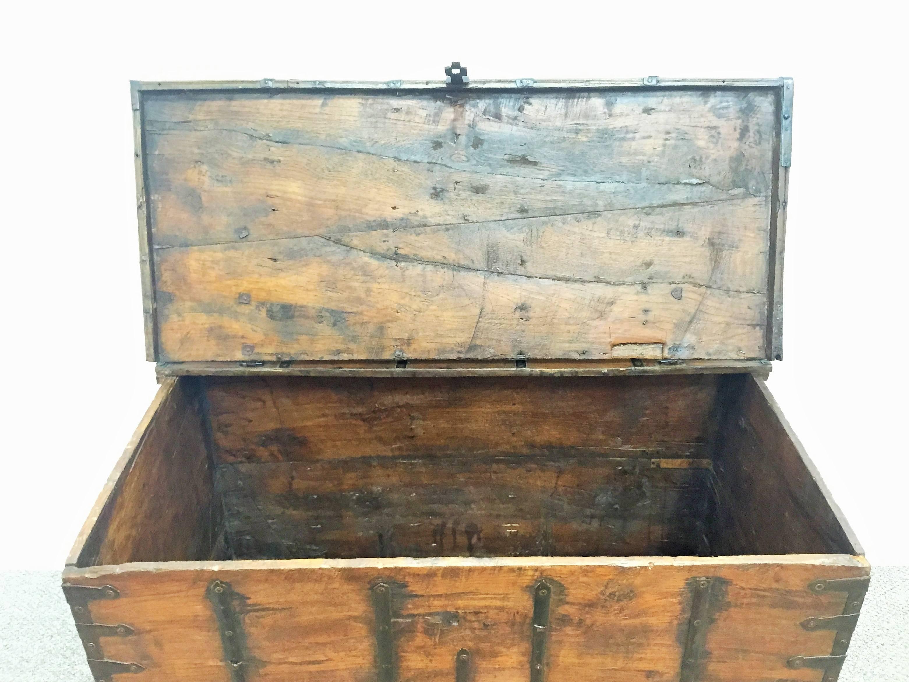 Spanish Rare 17th Century Oak Coffer / Trunk For Sale