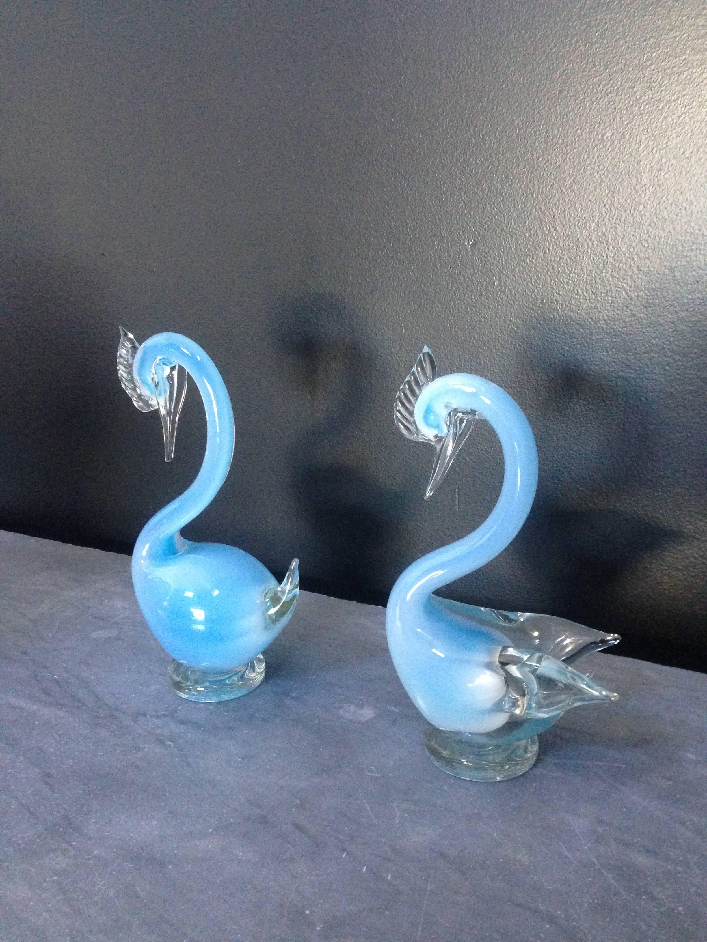 Art nouveau Paire de cygnes bleus en verre de Murano en vente