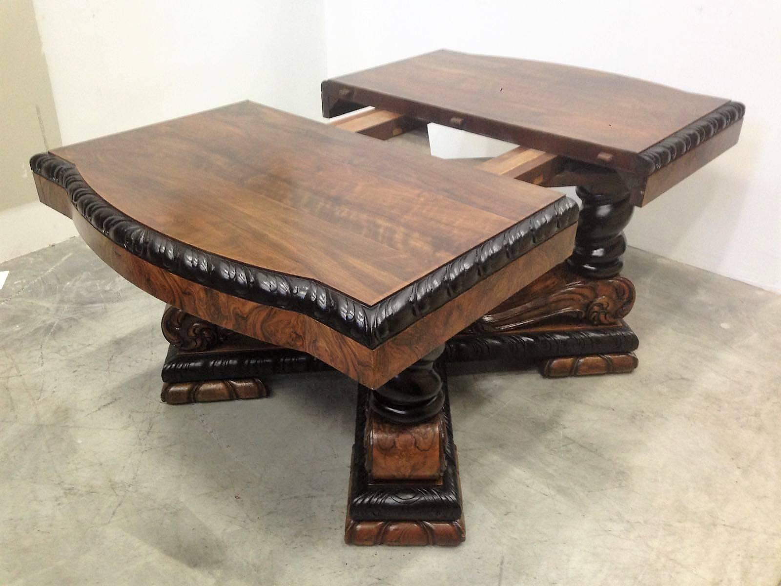 Art Deco Burl Dining Extension Table in Walnut In Excellent Condition In Miami, FL