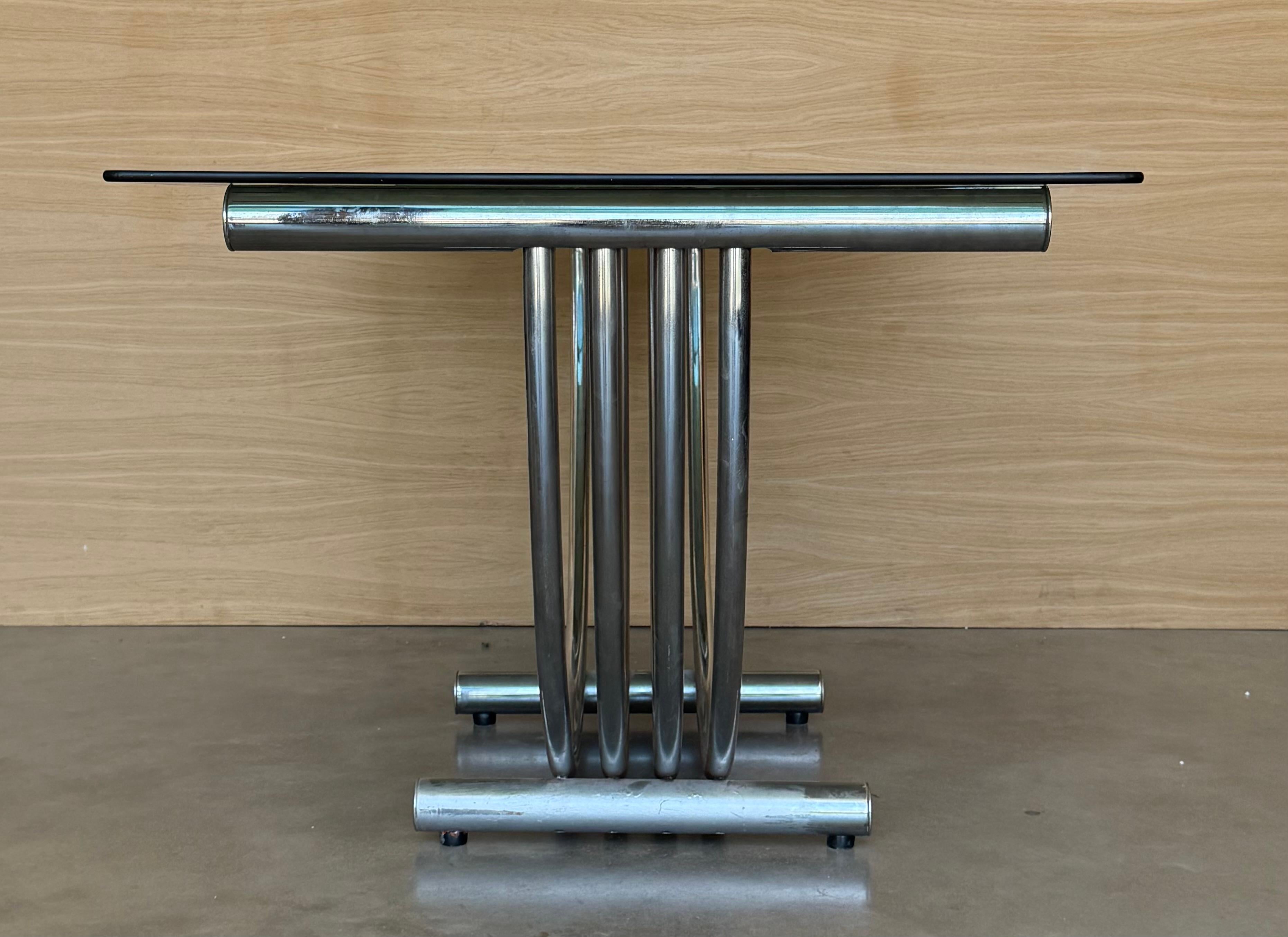 20ième siècle Table de salle à manger moderne du milieu du siècle Romeo Rega en chrome, laiton et verre en vente