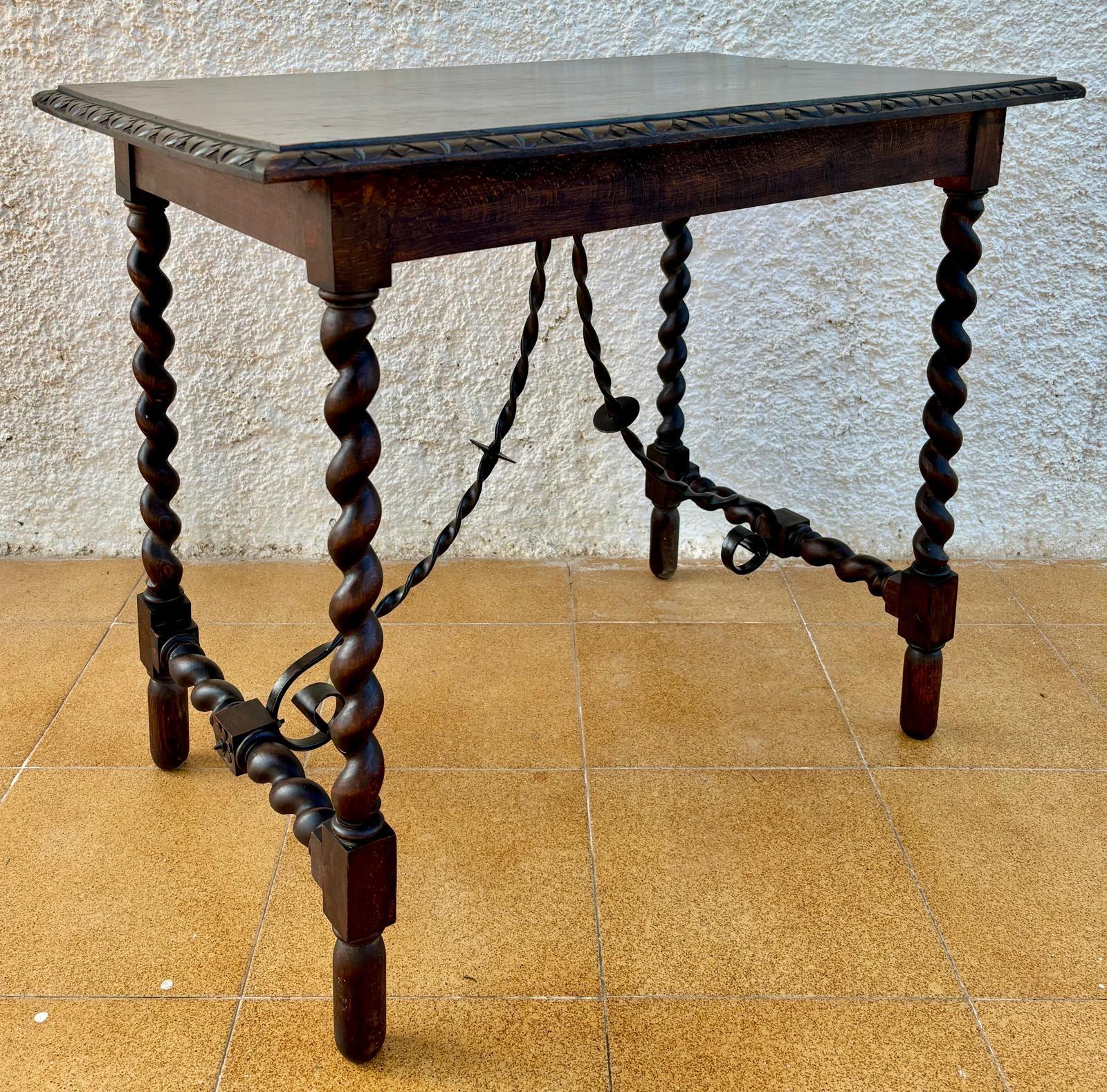 19th Century Spanish Side Table with Cared Turned Legs and Iron Stretcher, 1850 In Good Condition For Sale In Miami, FL
