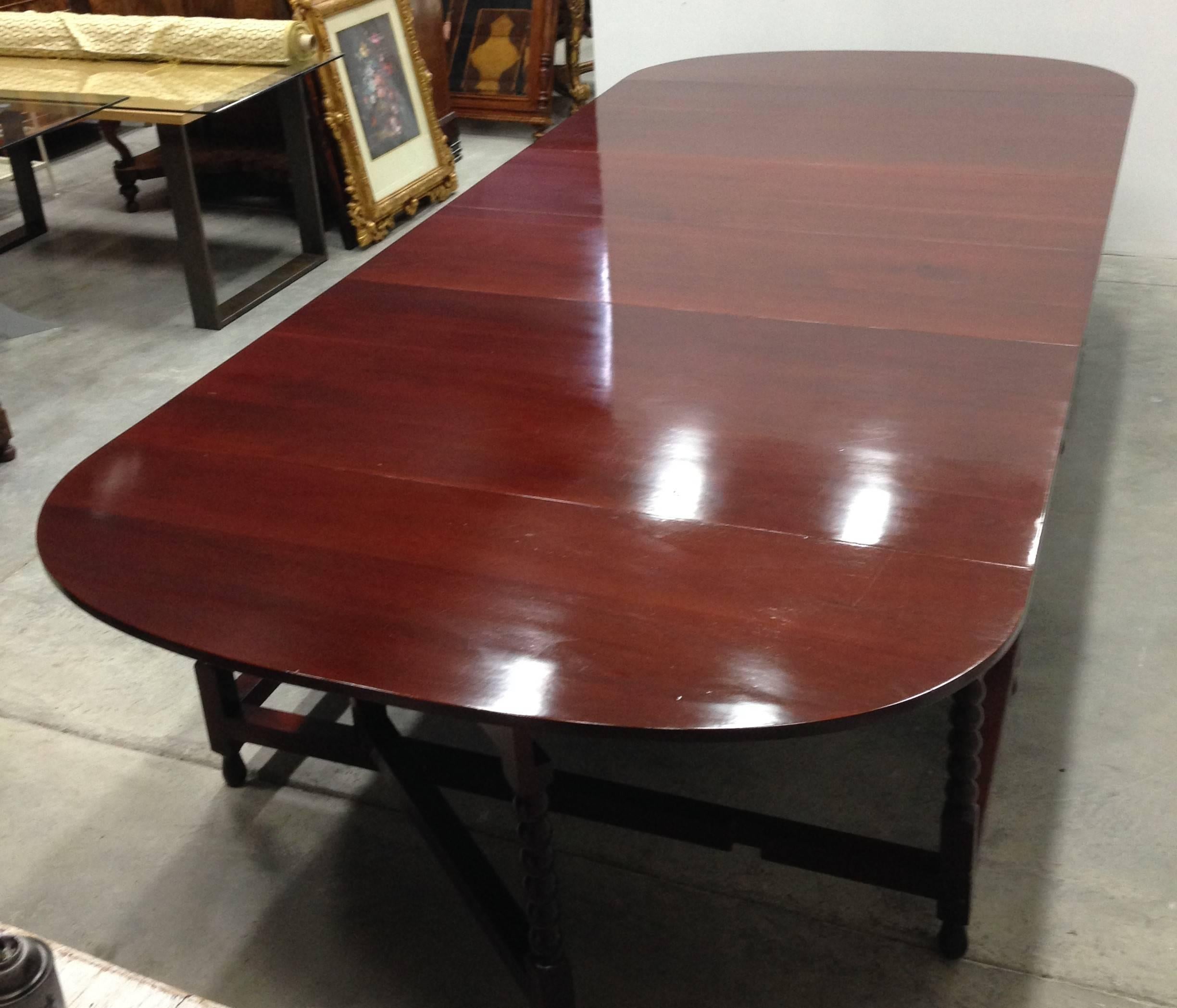Mesa de comedor o de conferencia de dos partes del periodo de la Regencia tardía en caoba Europeo en venta