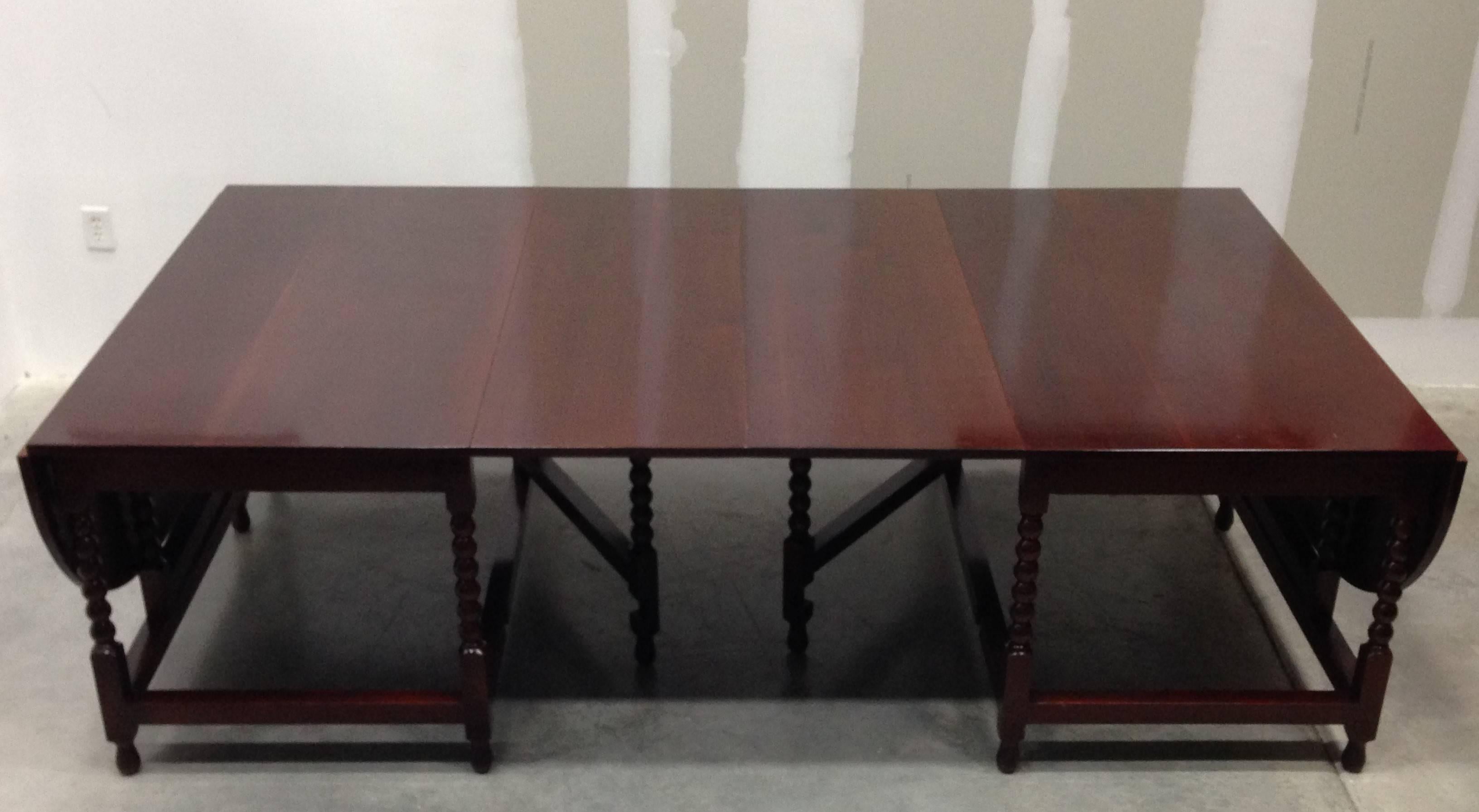 Mesa de comedor o de conferencia de dos partes del periodo de la Regencia tardía en caoba Caoba en venta