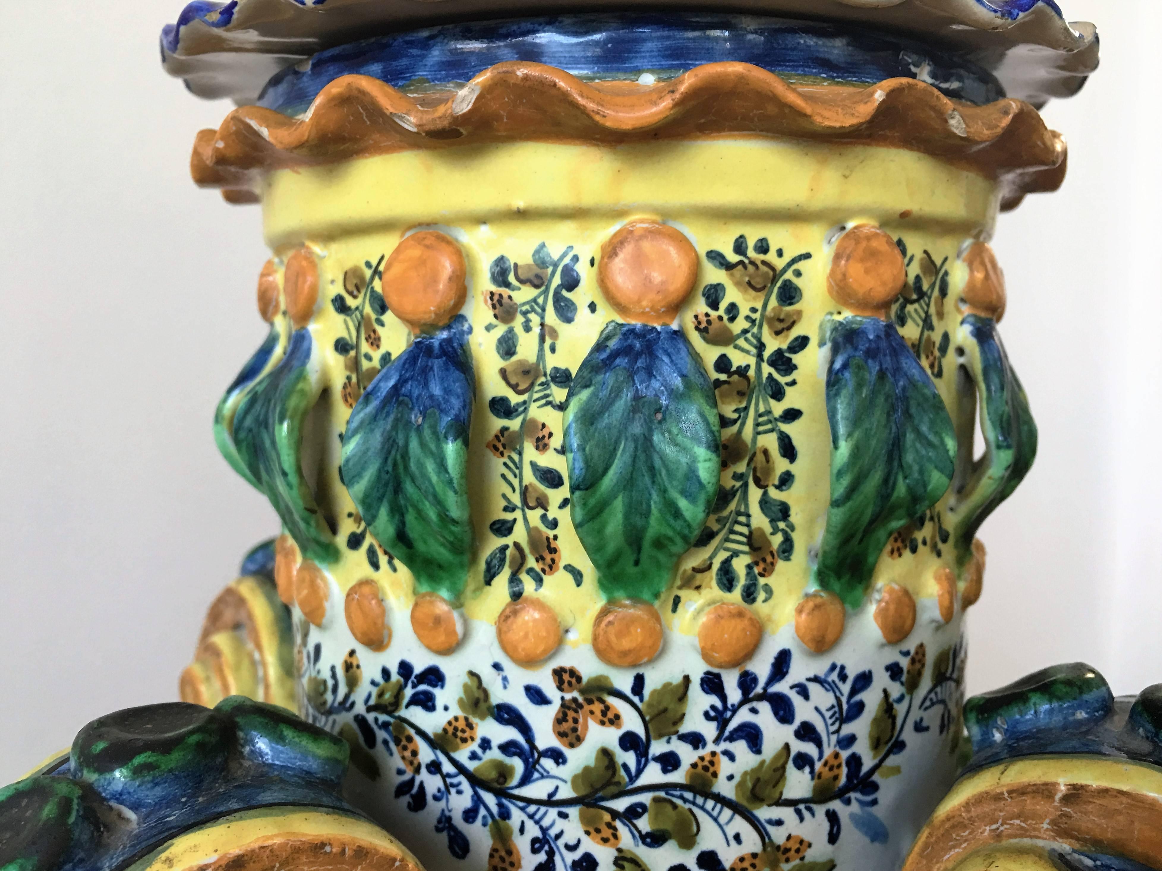 Importantes urnes espagnoles en terre cuite peintes du 19ème siècle en vente 3