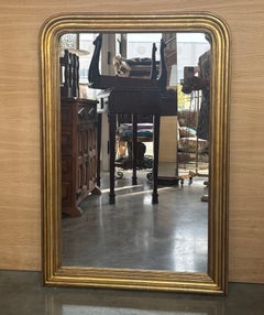 Antique French Giltwood Wall Mirror with Rounded Corners, Late 19th Century