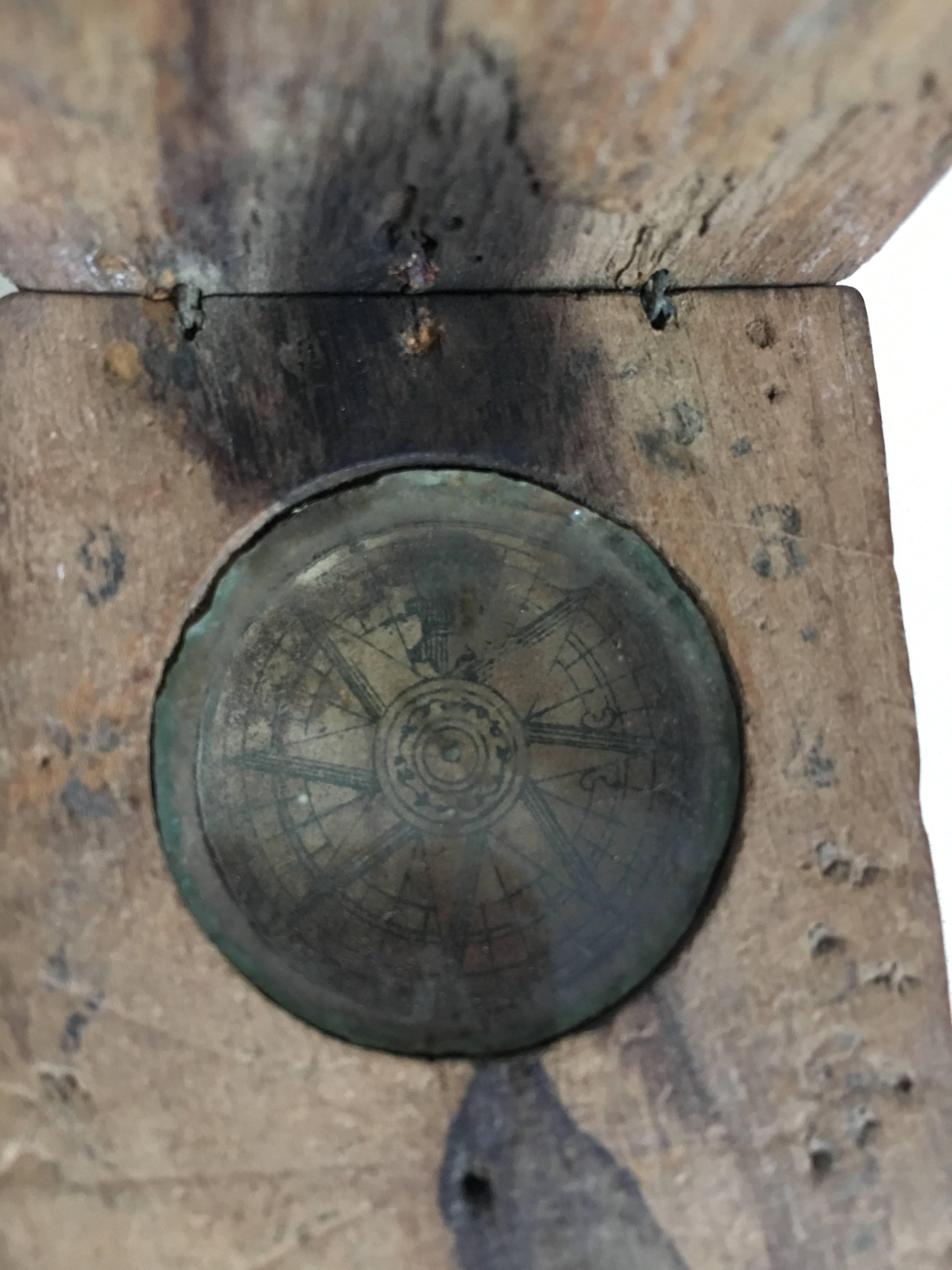 19th Century, Compass and Sundial Together In Good Condition For Sale In Miami, FL