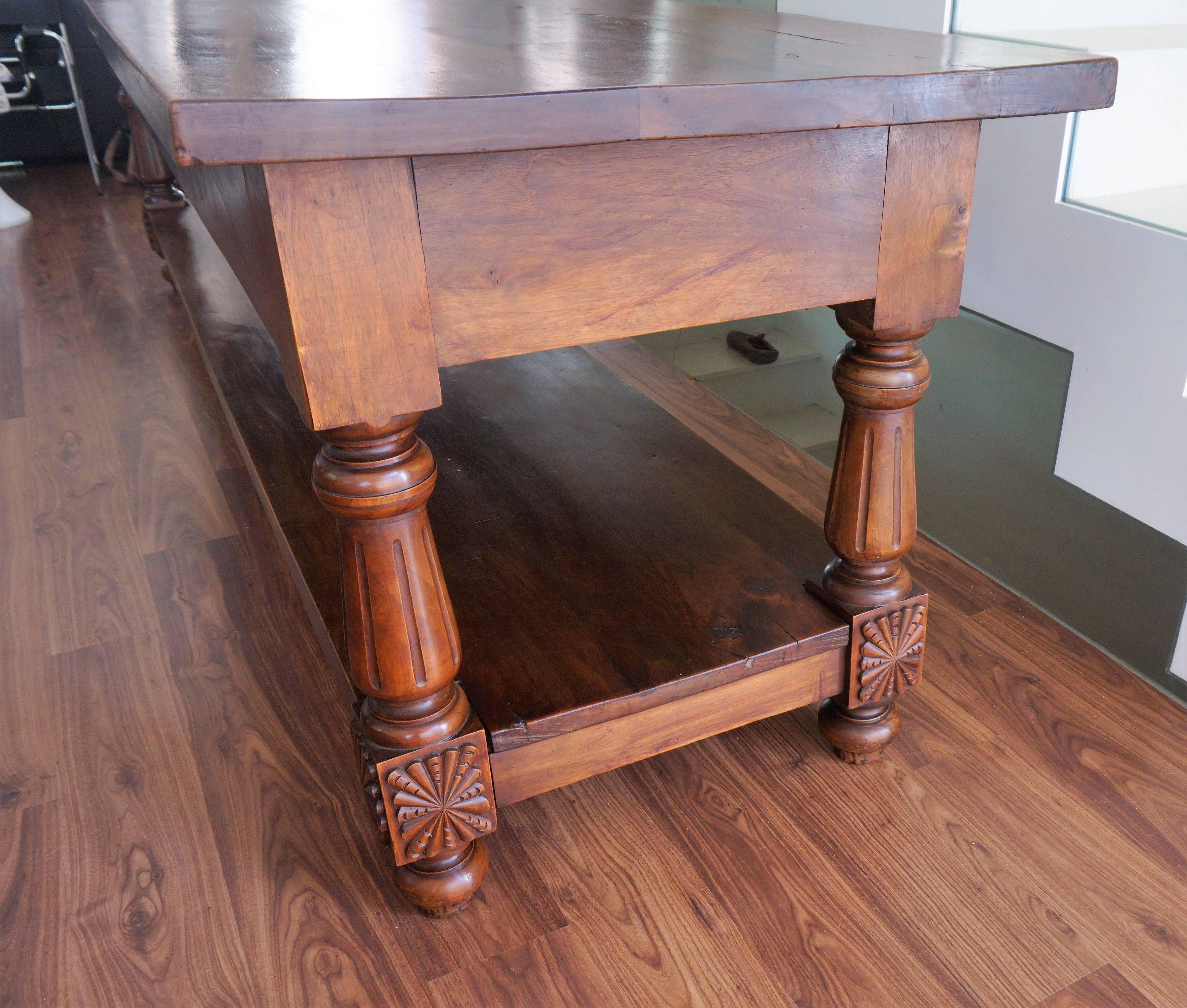 Large 19th Century Spanish Refectory Walnut Farm Draper´s Table or Console 1