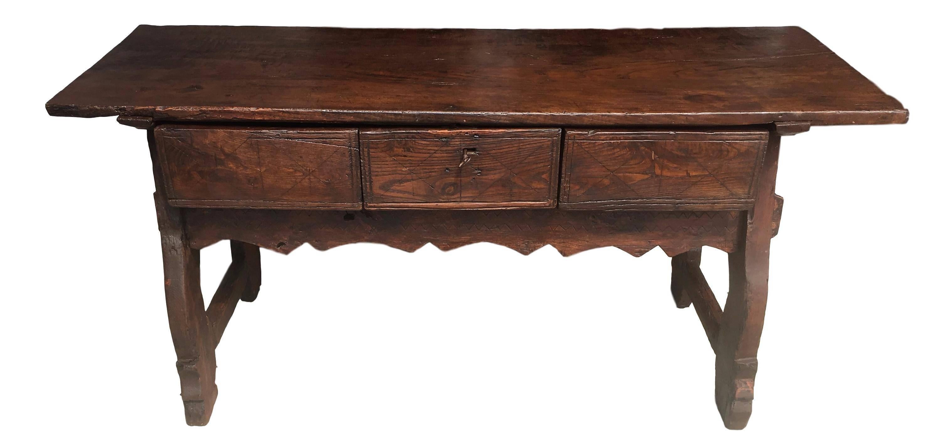 18th Spanish refectory table with three drawers.
This antique table has a special charm, the wood, the color, the measurements, it´s beautiful but heavy, it´s different and special. I love it!

