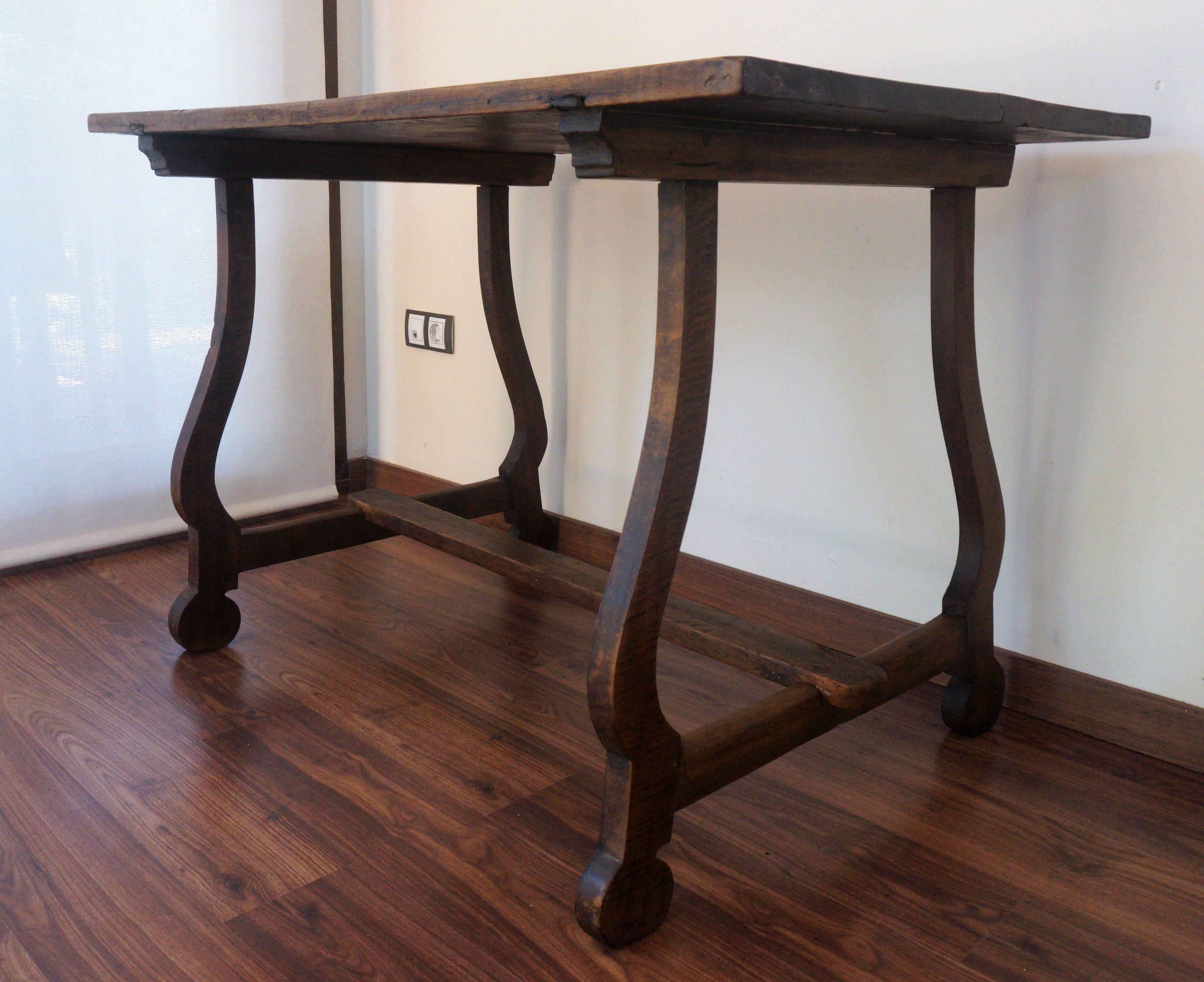 19th Century Spanish Baroque Trestle-Refectory Table on Lyre-Shaped Legs 4