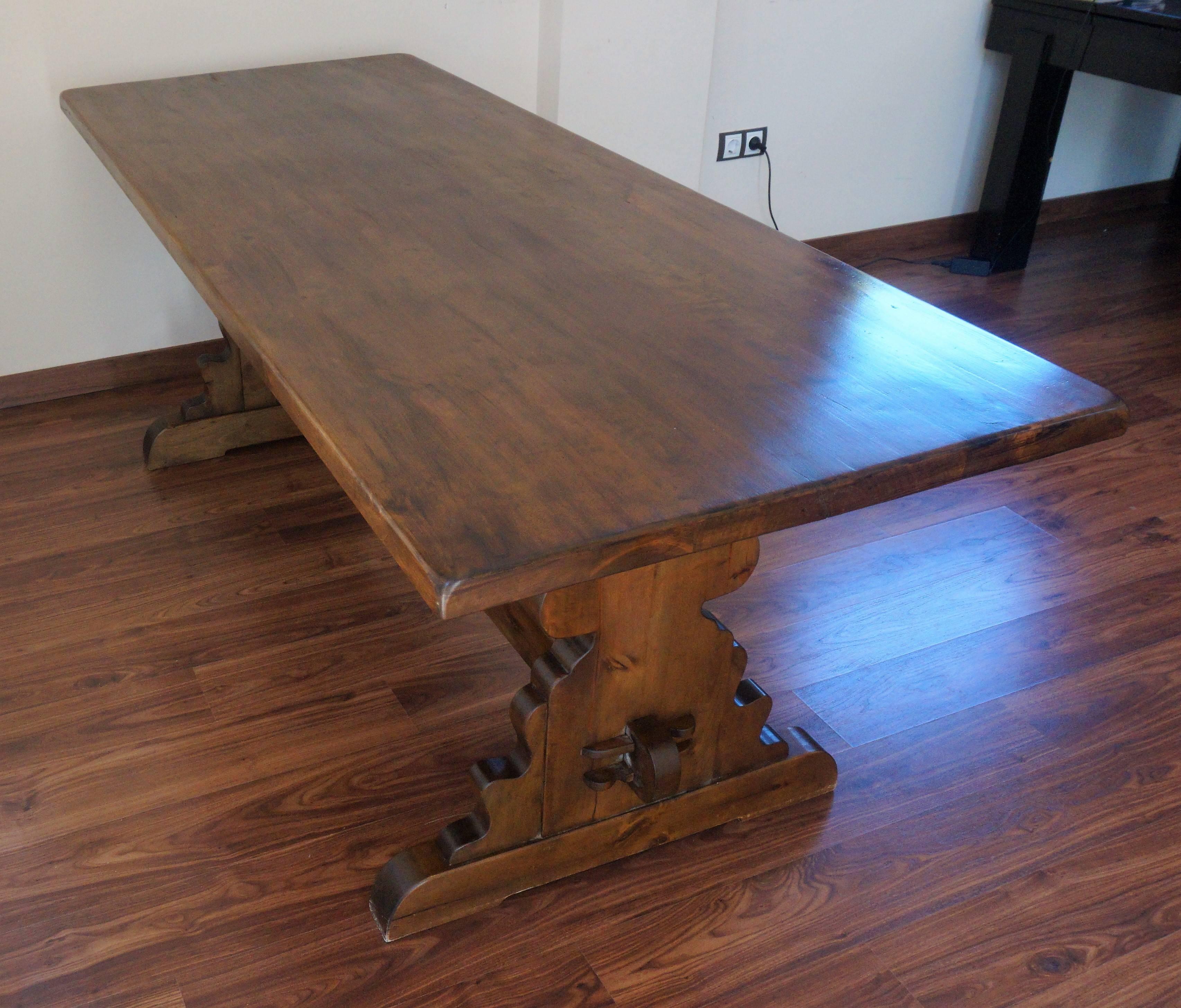 Spanish Rustic Dining Room Table with Lyre Leg In Excellent Condition In Miami, FL