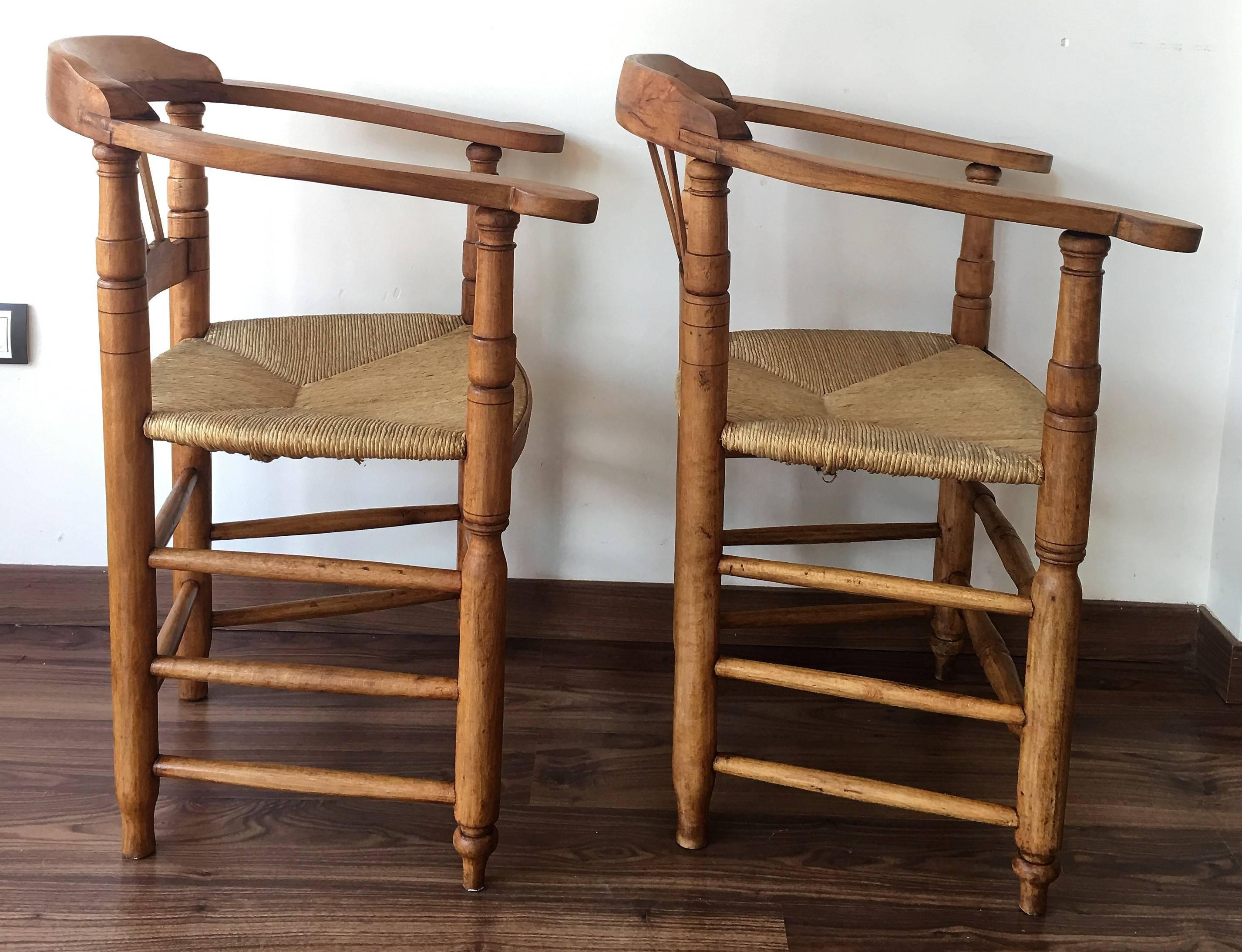 Pair of Spanish Horseshoe Back and Cane Armchairs (Spanisch)