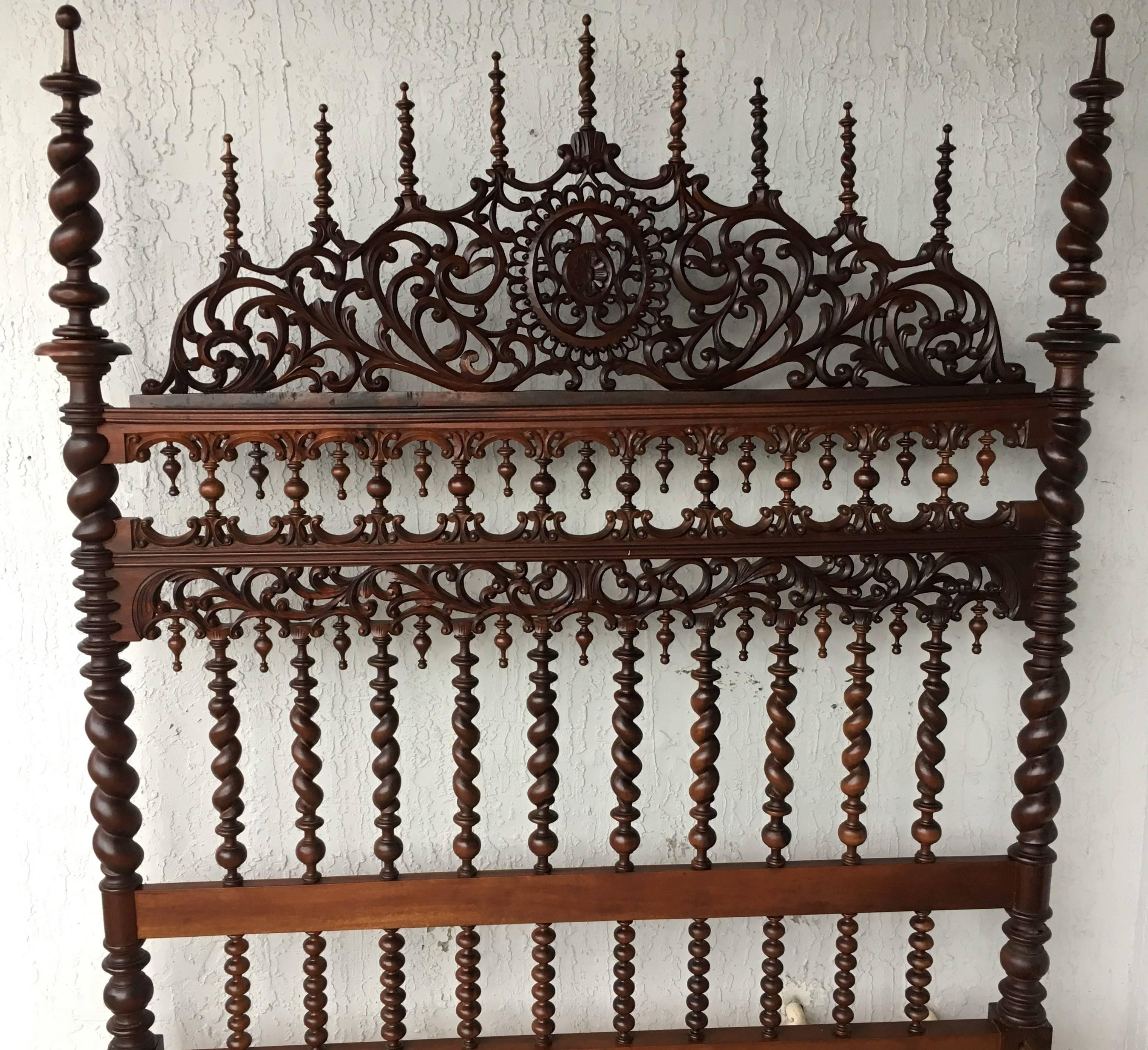 18th Century Baroque Full Bed, Original Lisbon Bed In Excellent Condition In Miami, FL