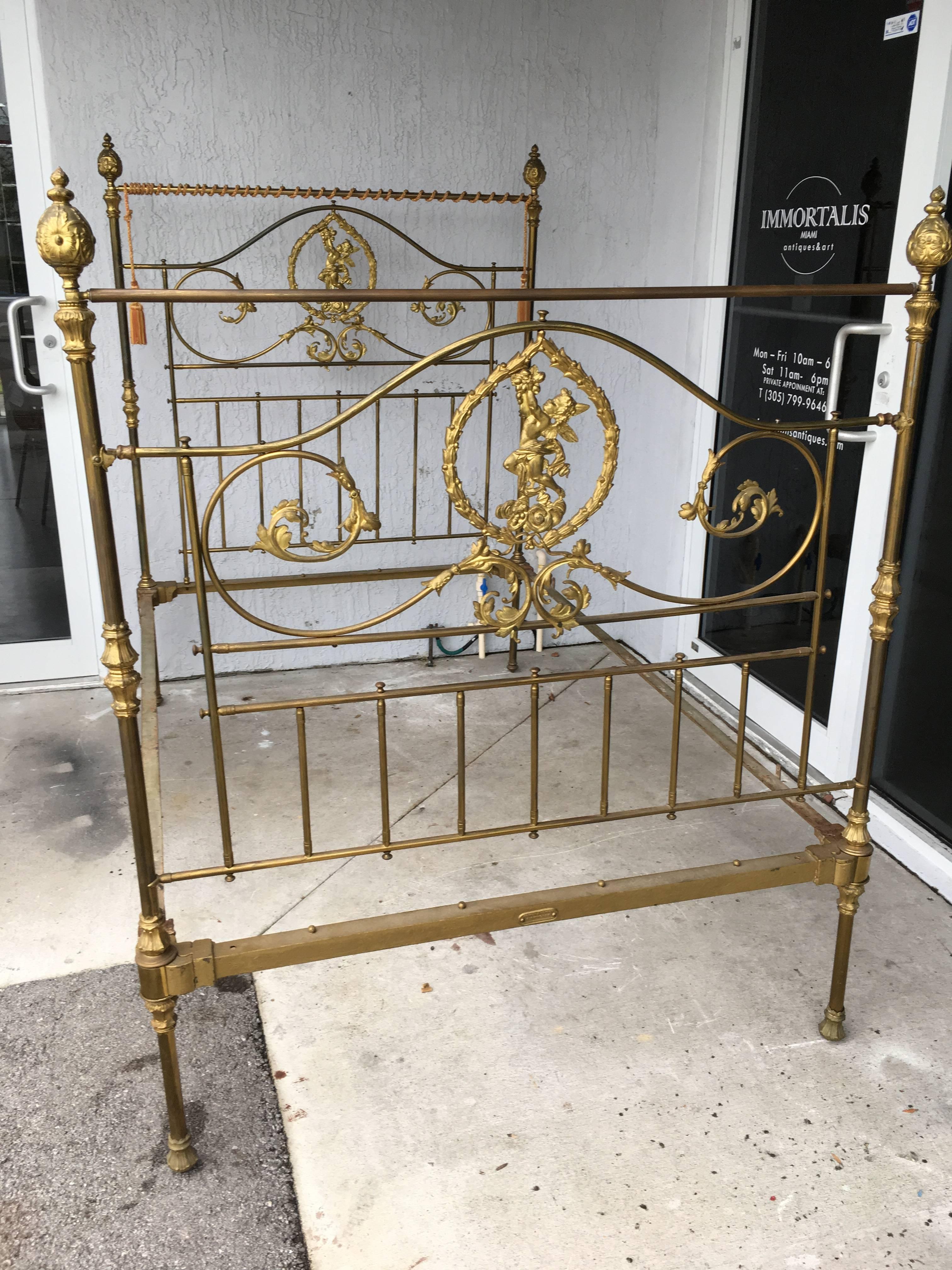 19th French Century Bronze Twin Bed with Cherubs, Headboard In Excellent Condition In Miami, FL