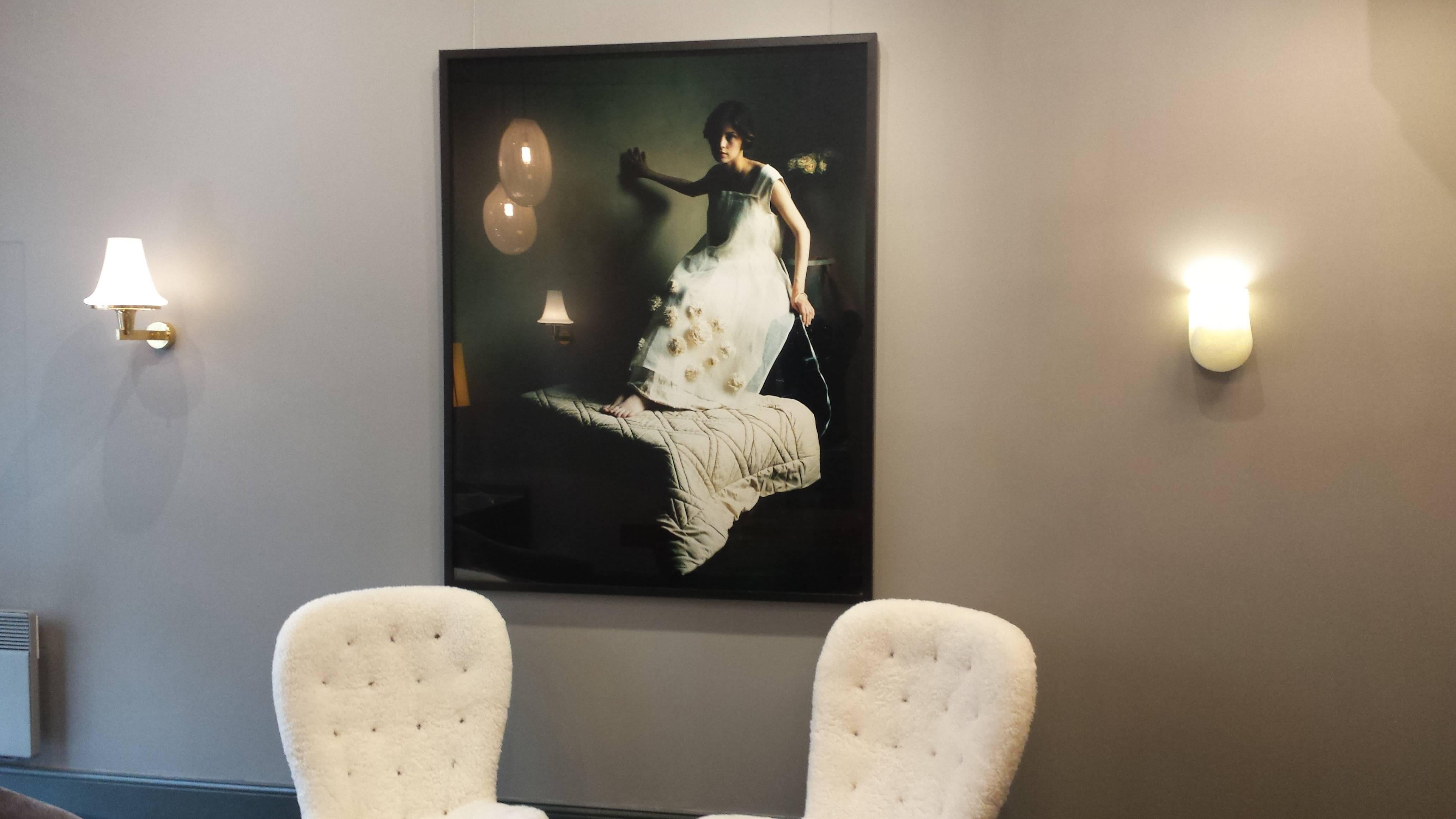 Photograph entitled “The Wedding Dress,” by Diana Lui, 2001.

Silver print, photographic chamber 20 x 25 cm, color negative. Edition #4 / 10.

Authenticity certificate on the back, signed and dated.