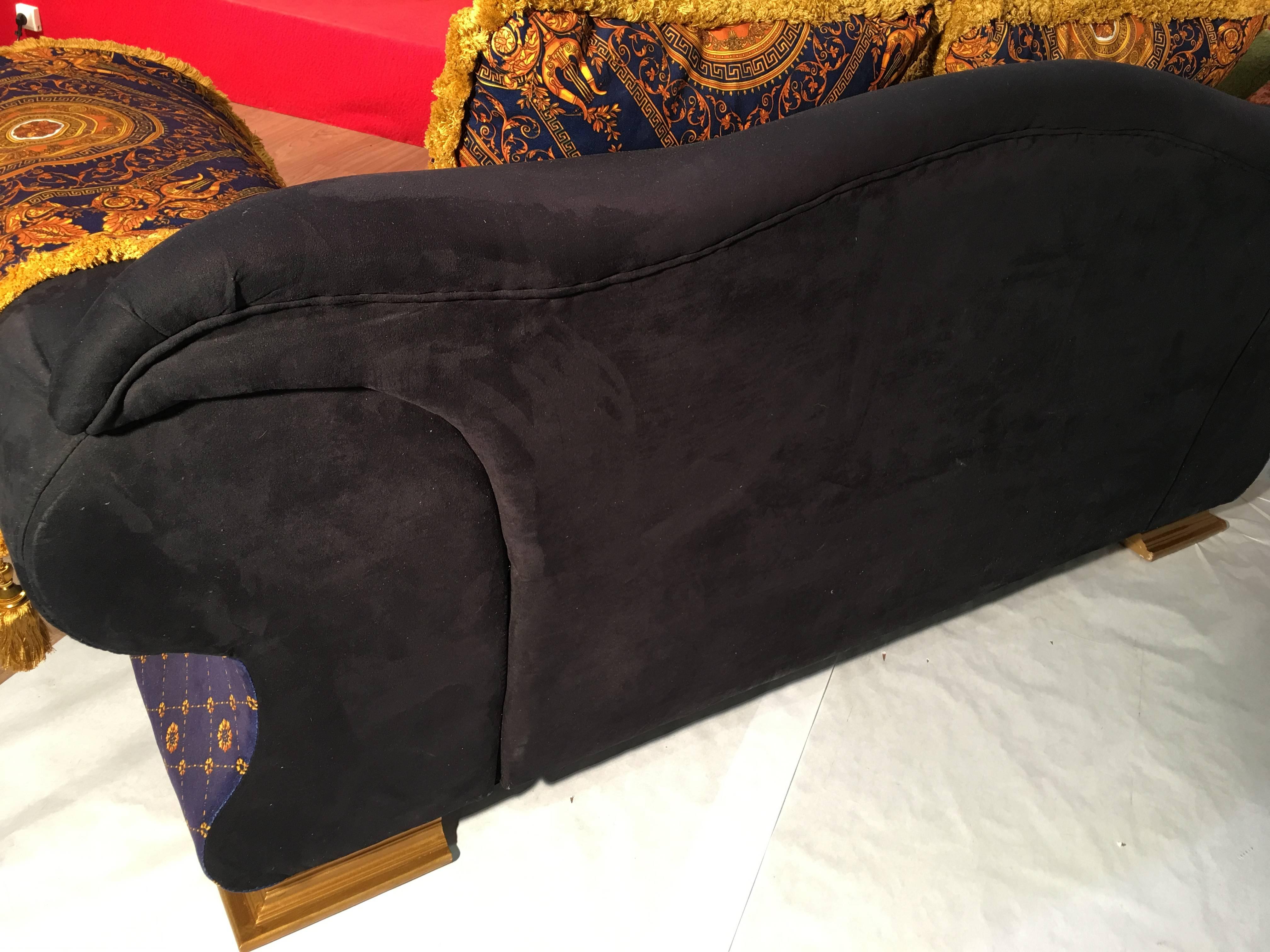 1980 Italian Design, Neo Barocco Velvet Sofa, Versace Style For Sale 2