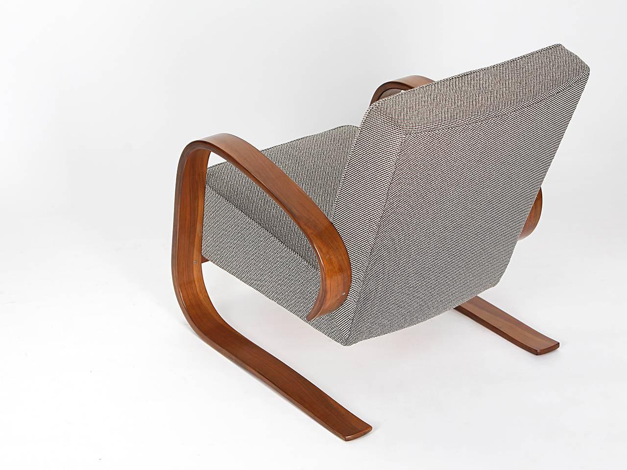 20th Century Czech Cantilever Lounge Chair by Miroslav Navratil, 1950s