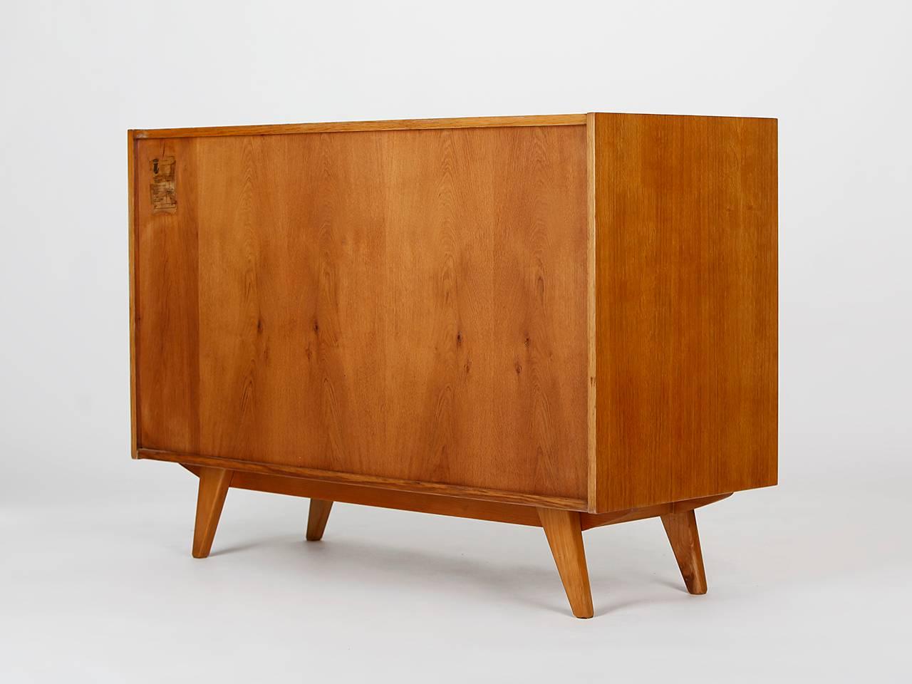 Midcentury Sideboard by Jiri Jiroutek for Interier Praha, 1960s, Restored In Excellent Condition In Wien, AT
