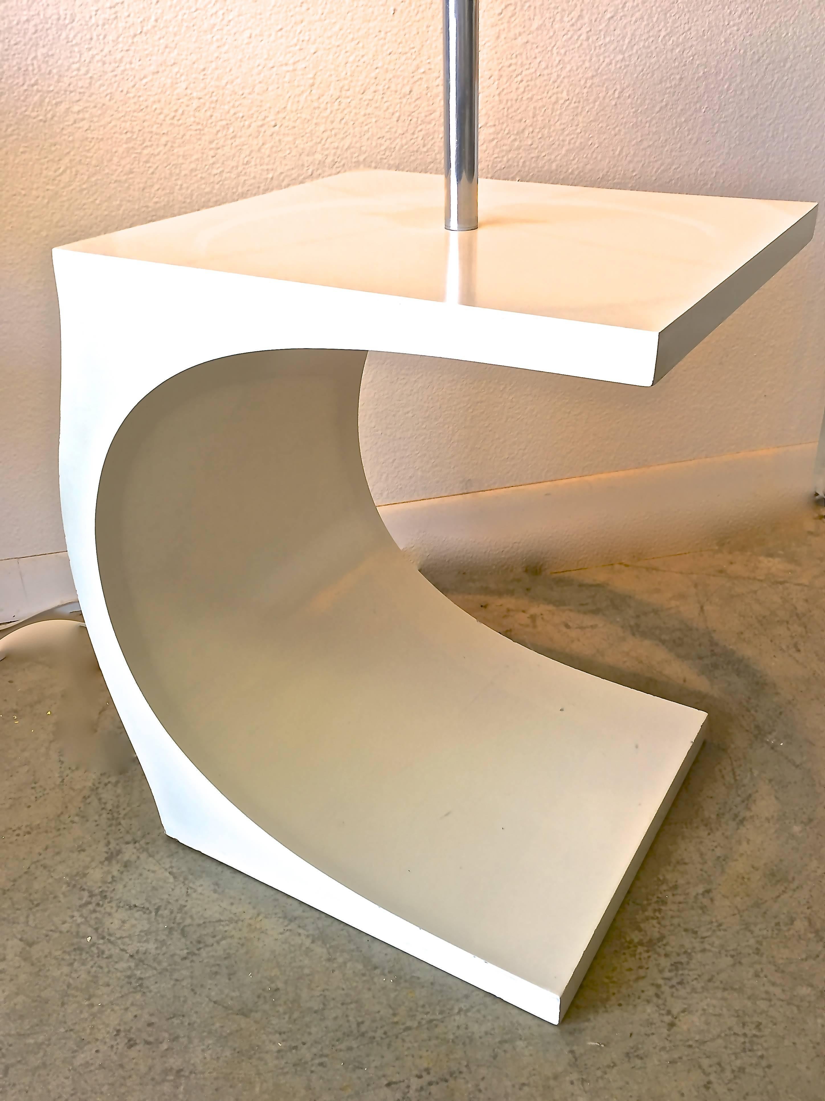 Lacquered Modeline Mid-Century Modern Sculptural Lamp Table in White Lacquer and Chrome For Sale