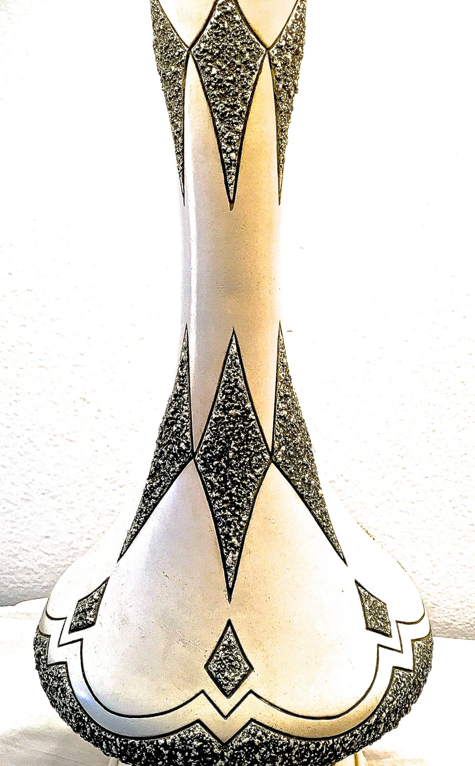 Mid-Century Modern Harlequin Pattern Textured Ceramic Genie Bottle Lamp, Pair In Excellent Condition In Palm Springs, CA